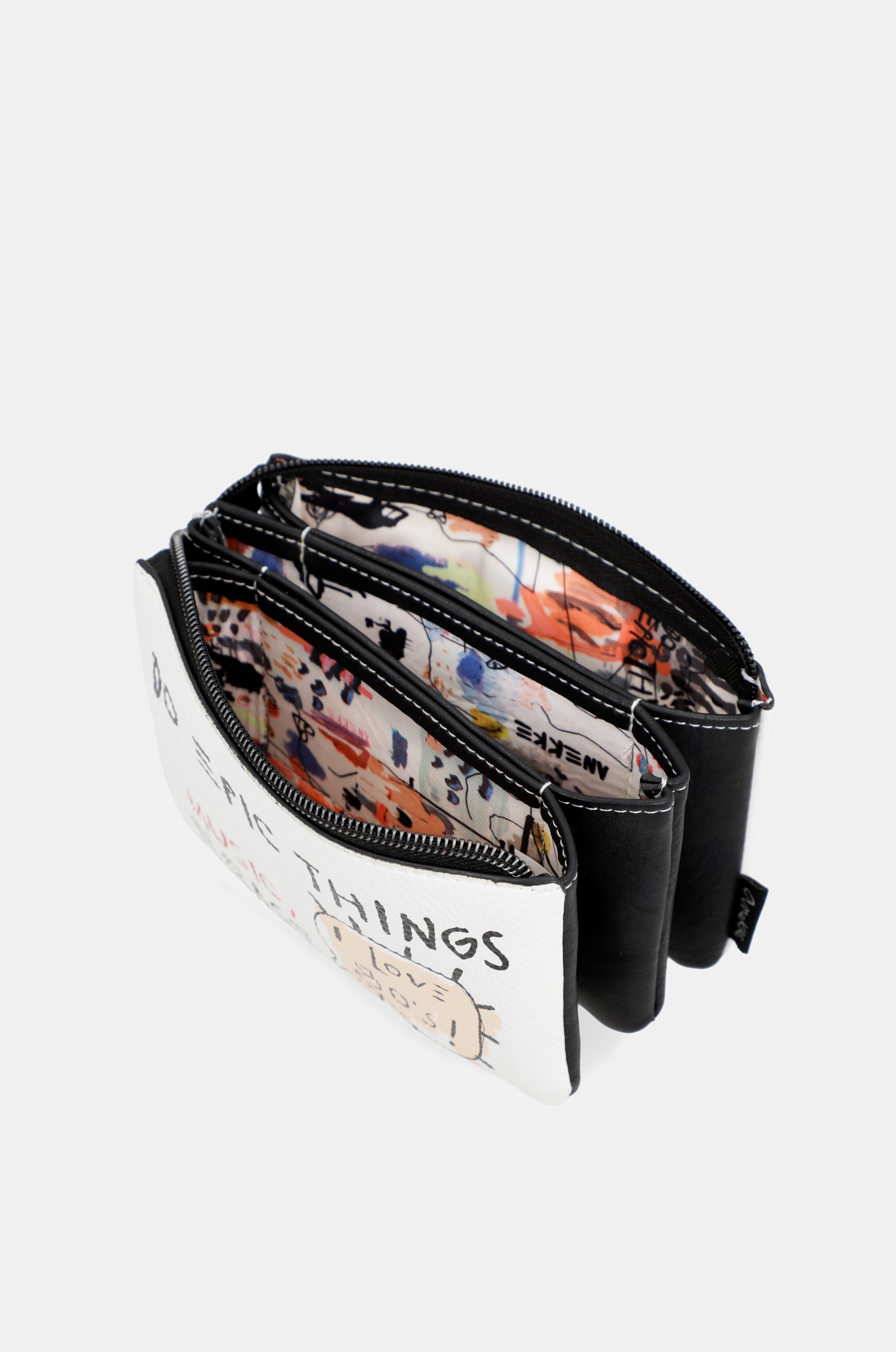 White triple compartment purse Energy