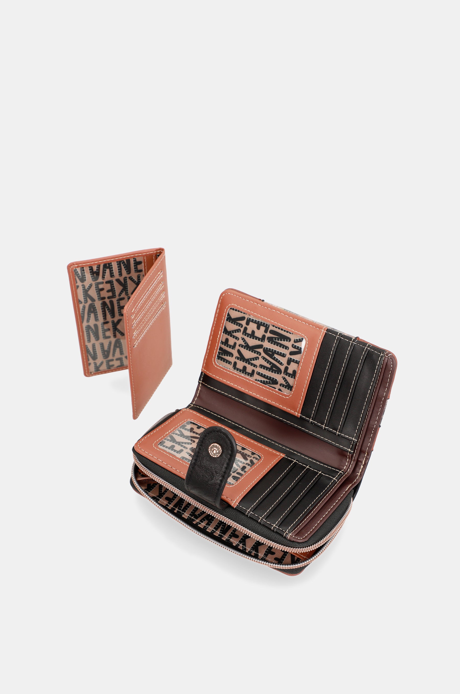 Wild medium rigid wallet