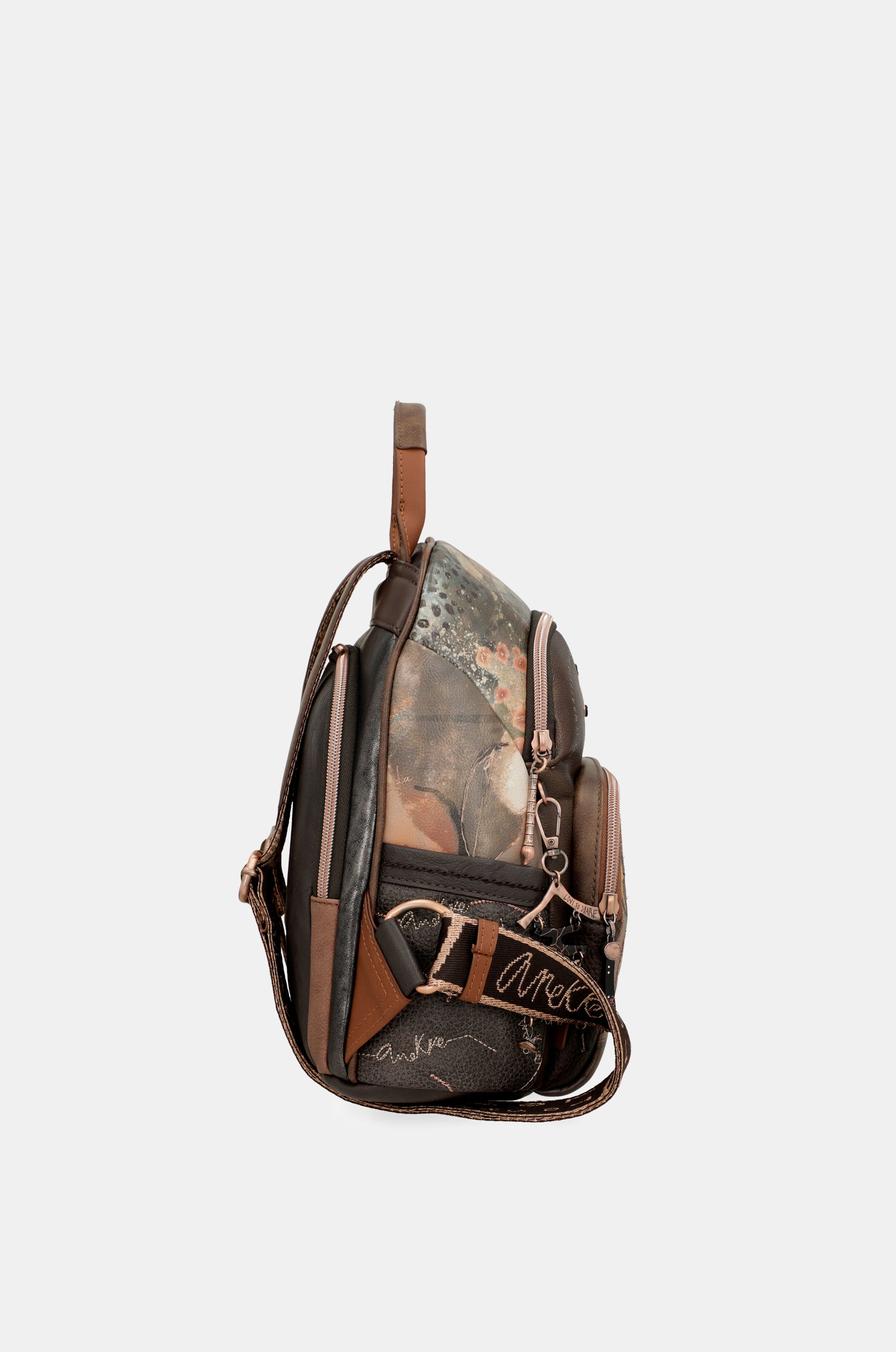 Shōen backpack with anti-theft pocket