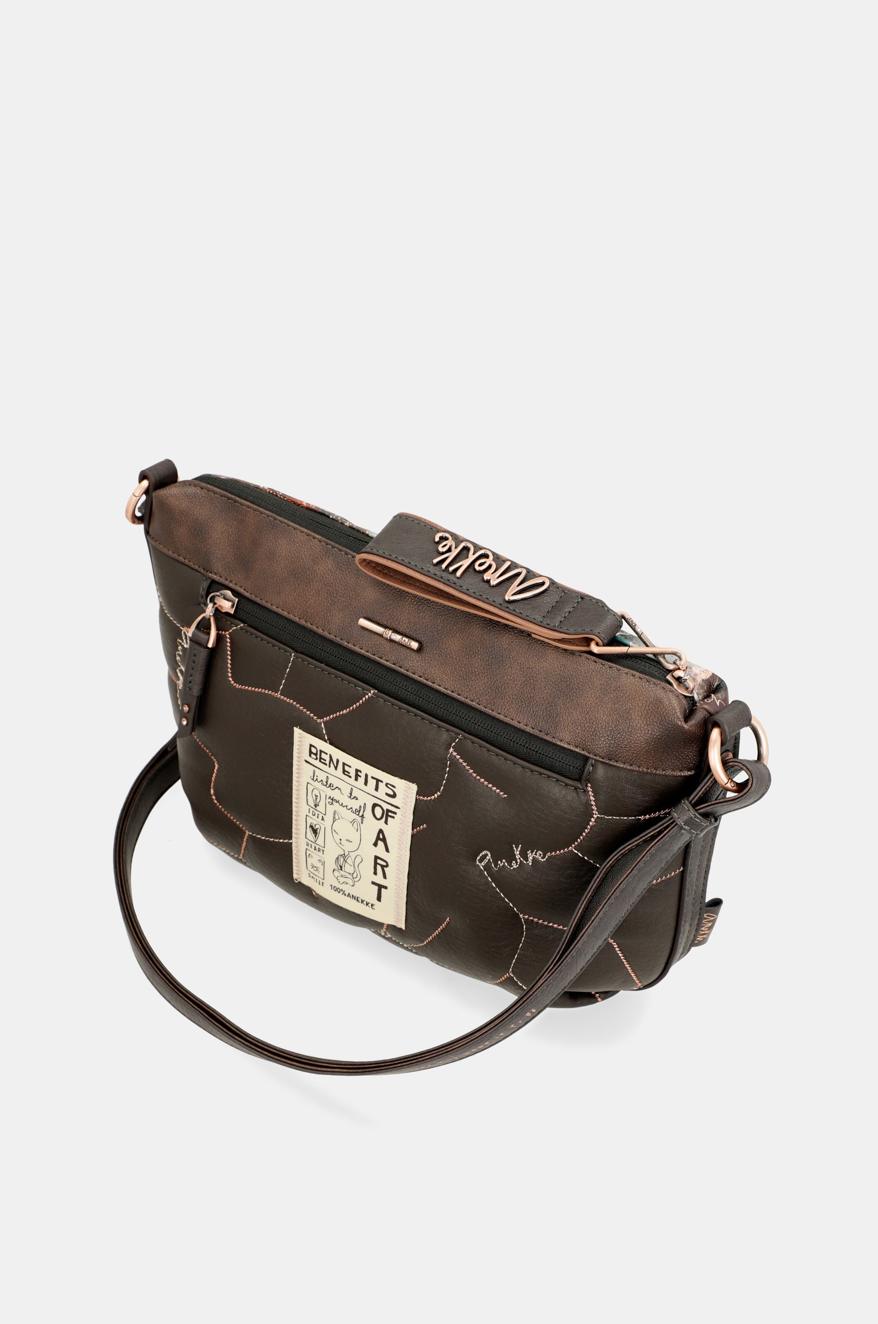 Shōen Padded shoulder bag with metallic handle