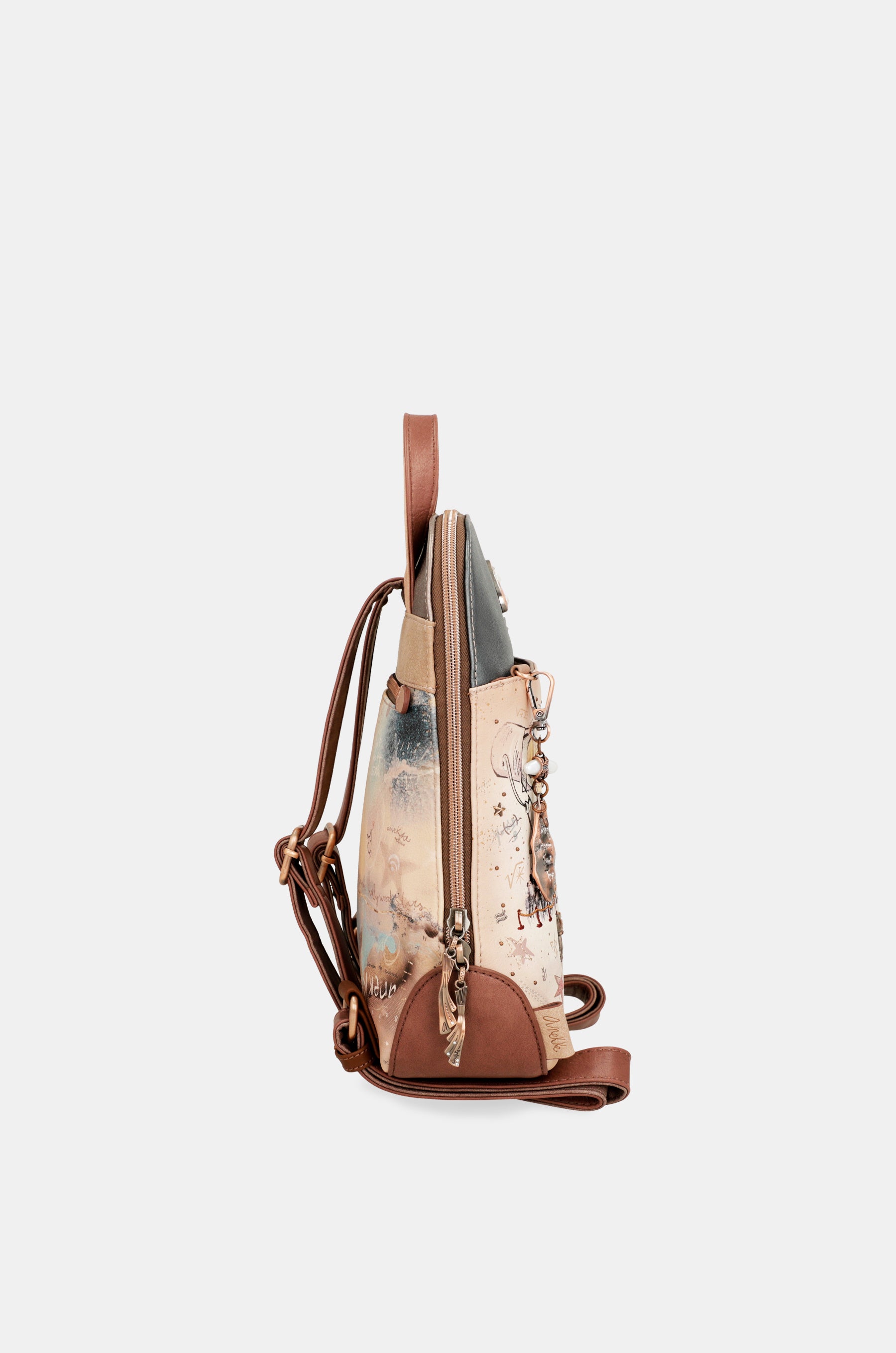 Hollywood backpack for leisure use