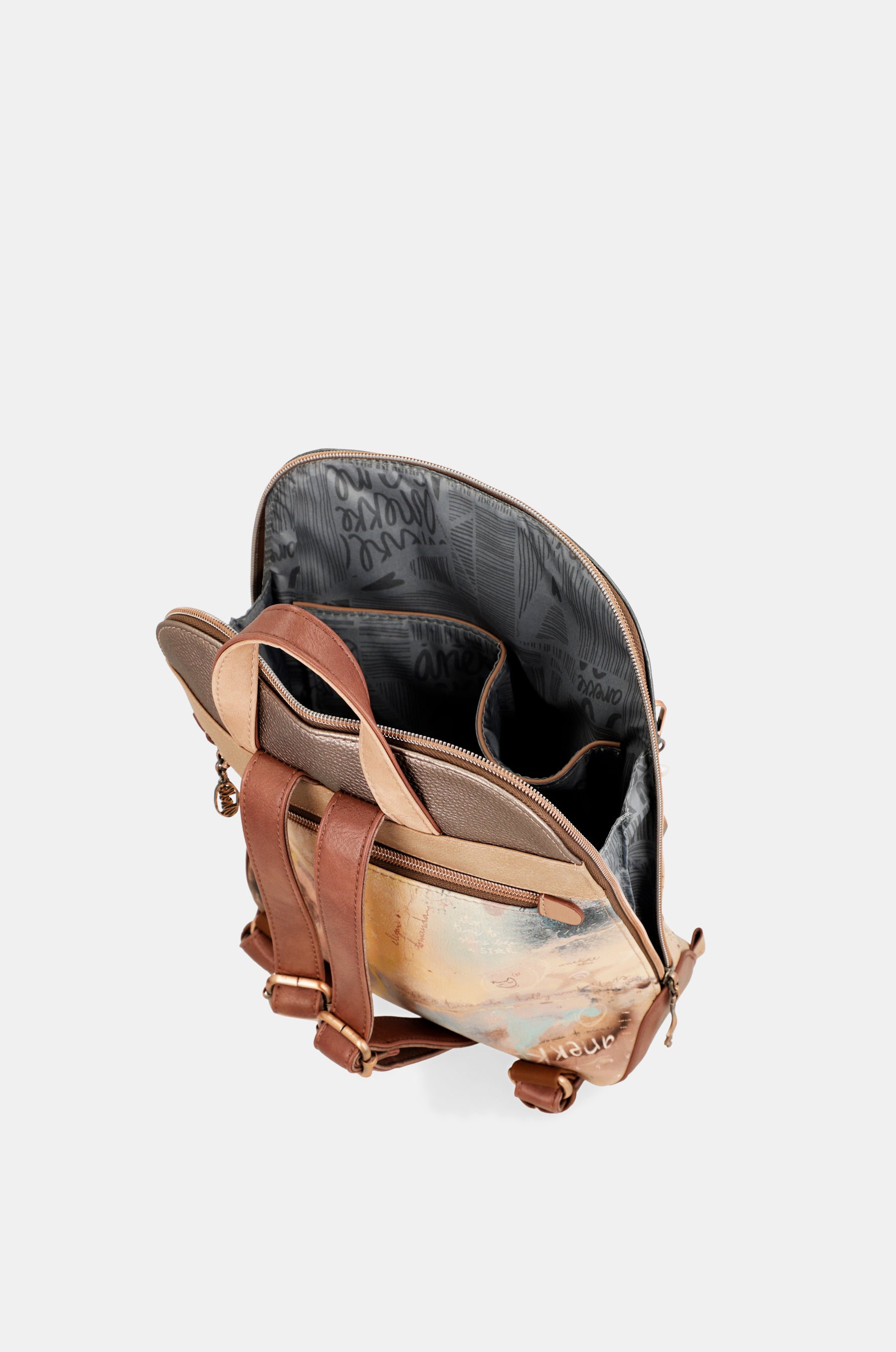 Hollywood backpack for leisure use