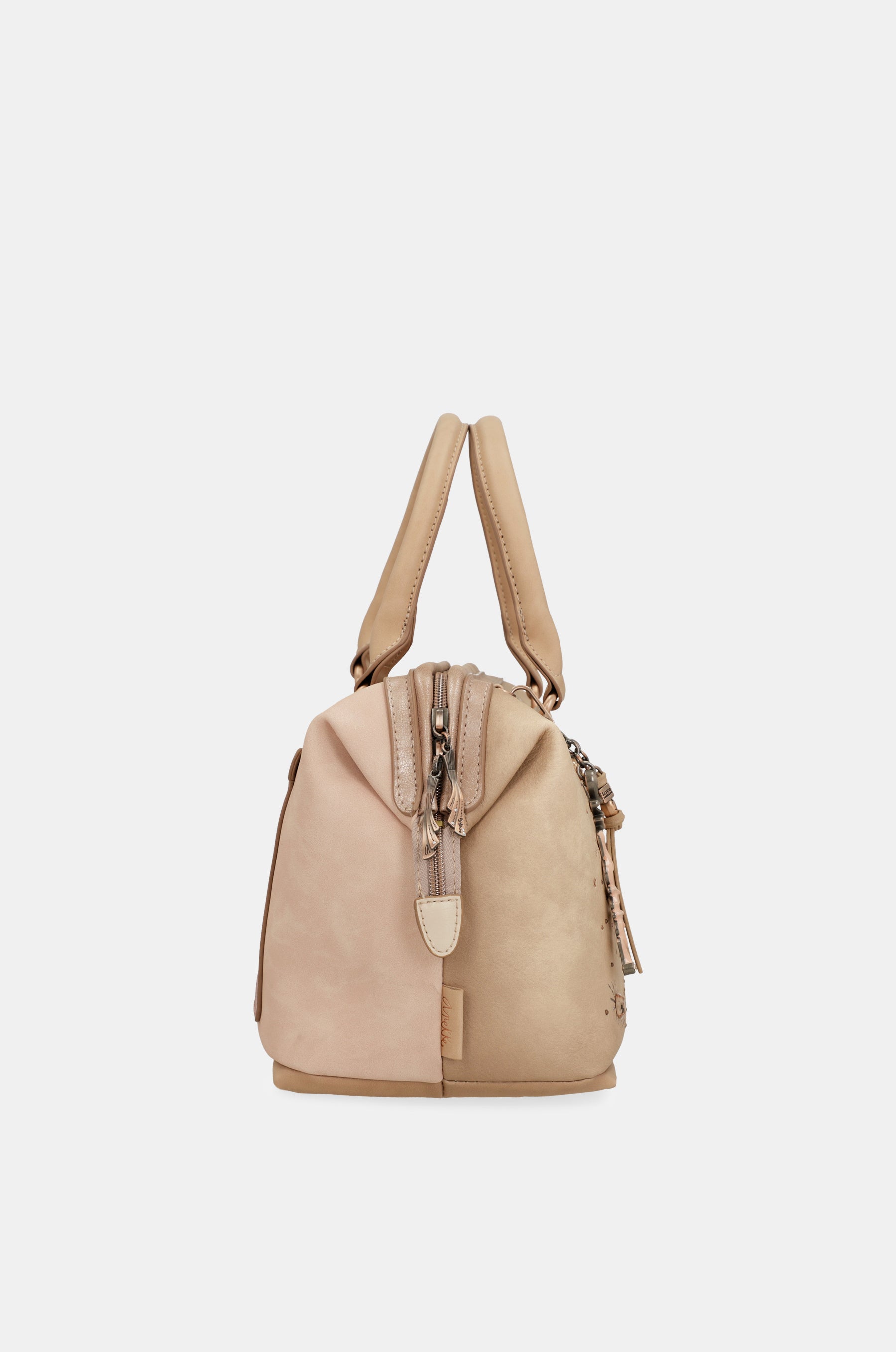 Studio nude bowling bag
