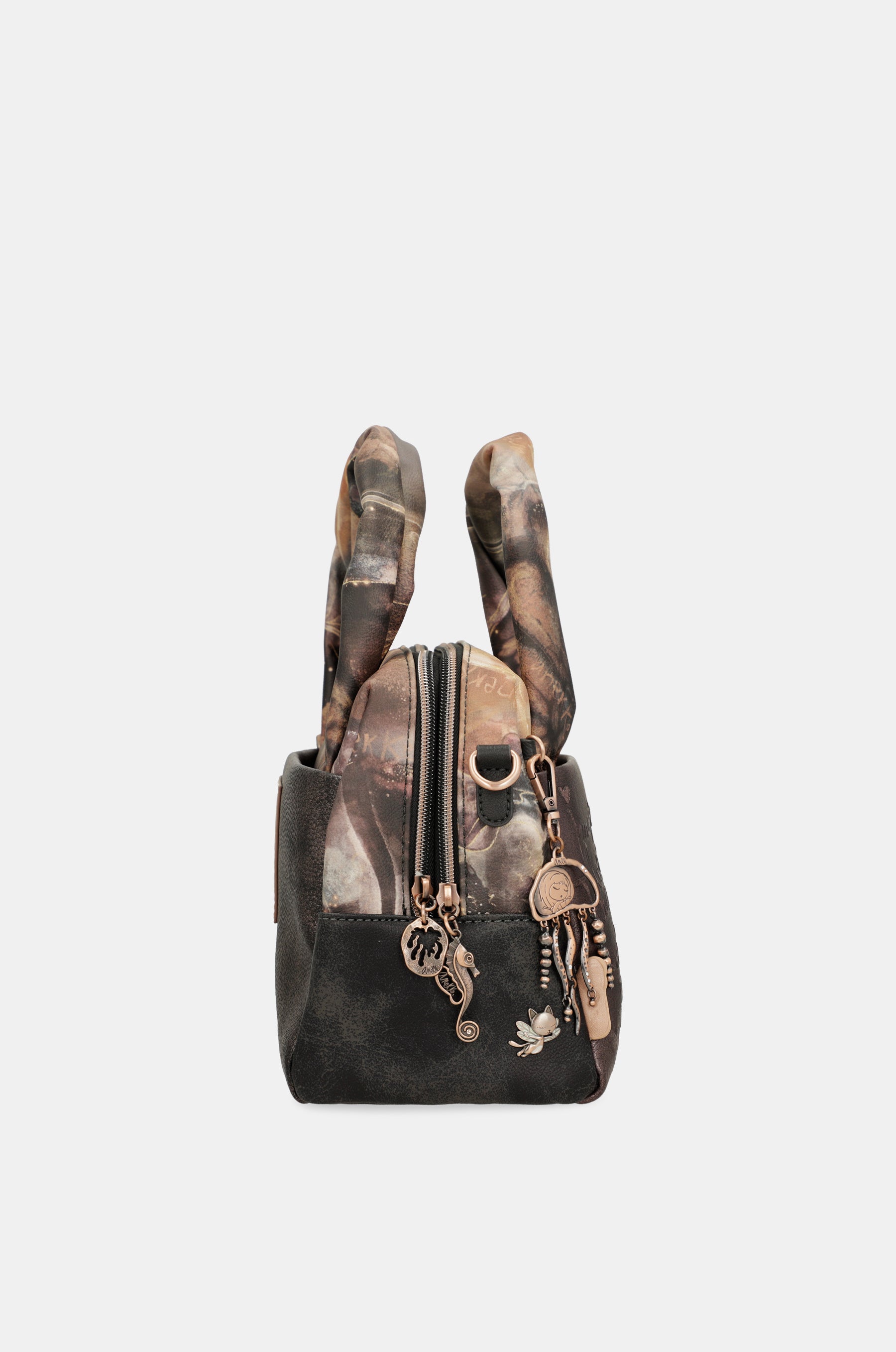 Land handle bag