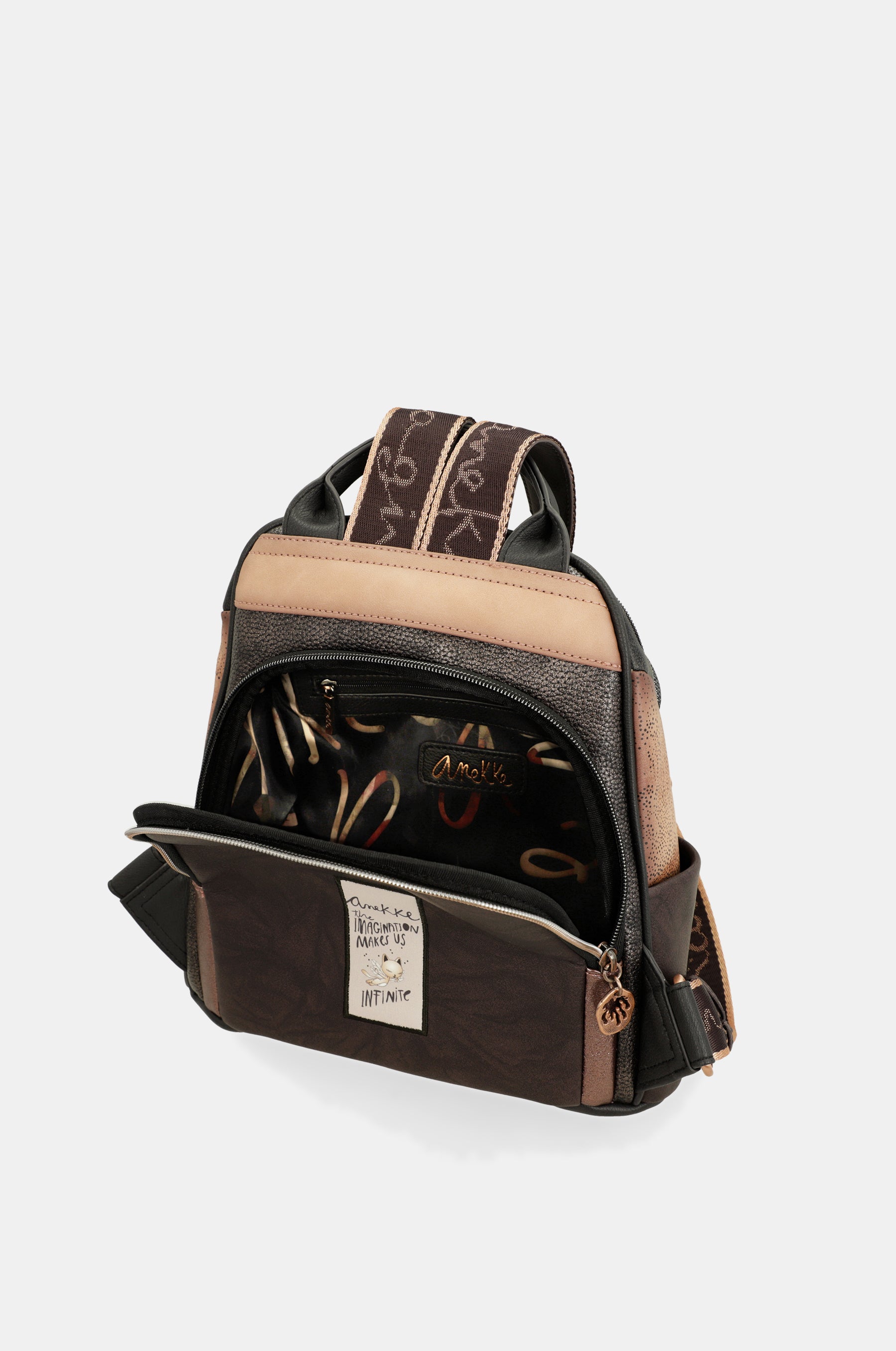 Land backpack for leisure use