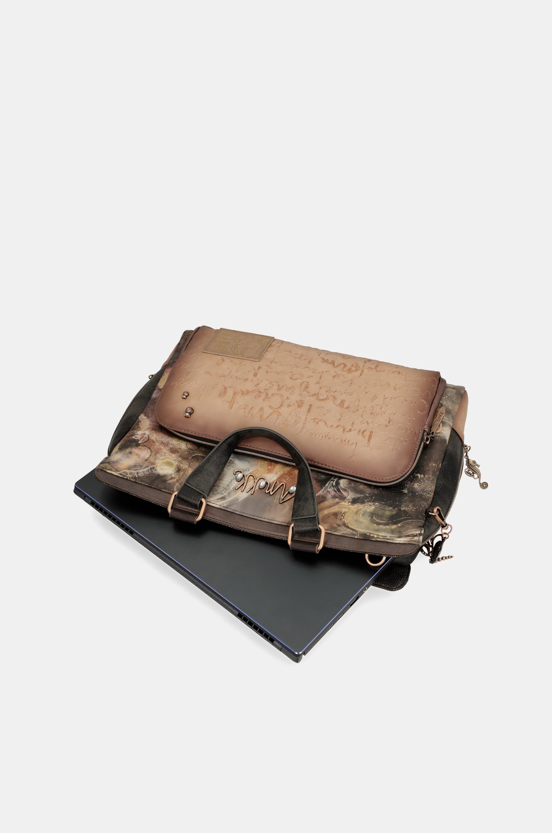 Land briefcase