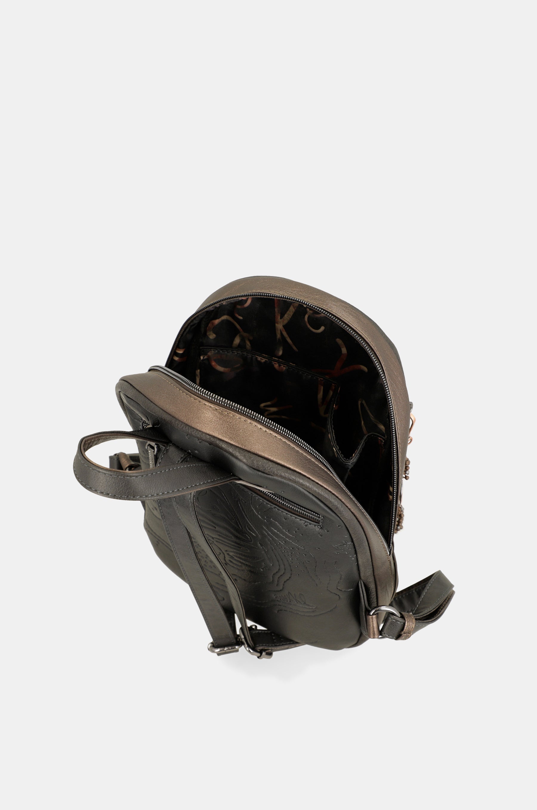 Wings backpack for leisure use