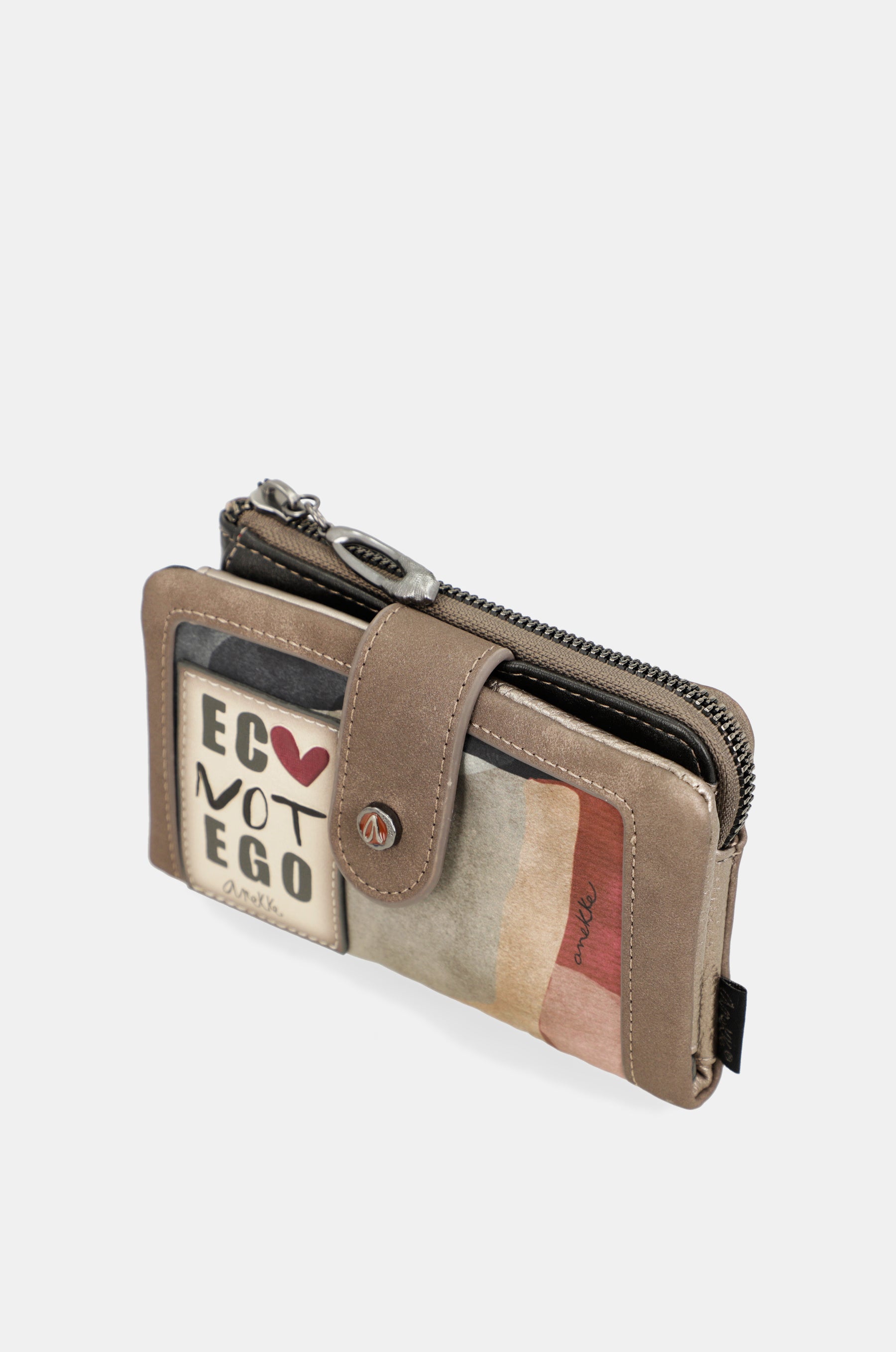 Imaginary medium wallet