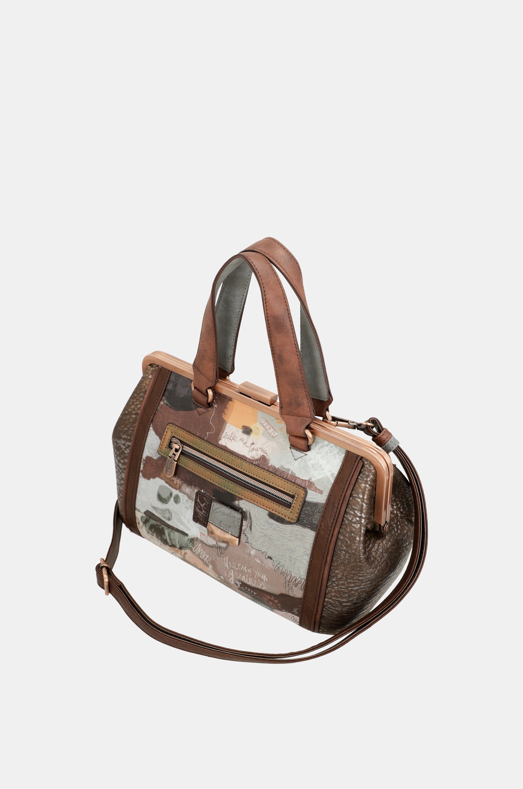 Core kiss clasp bag