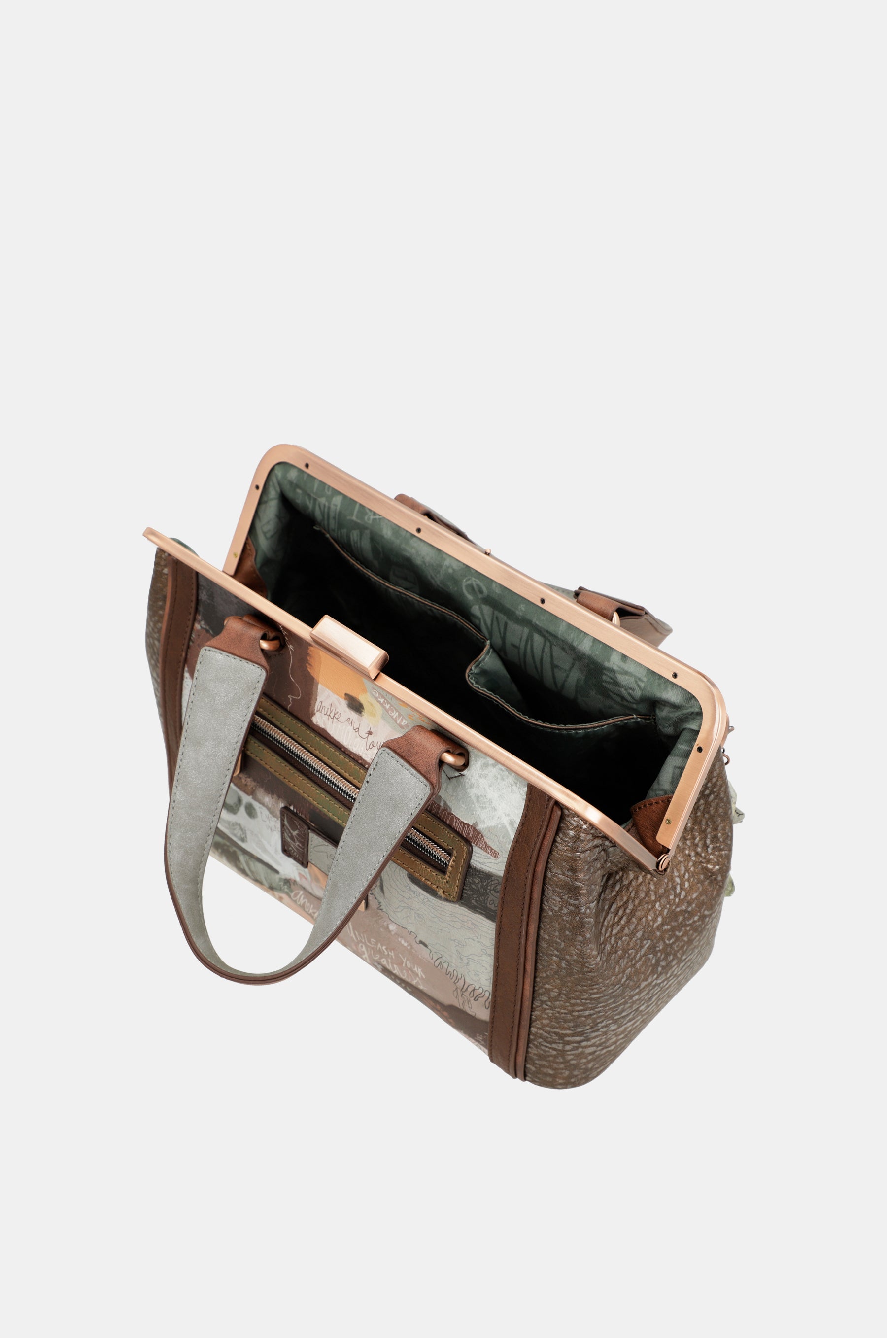 Core kiss clasp bag