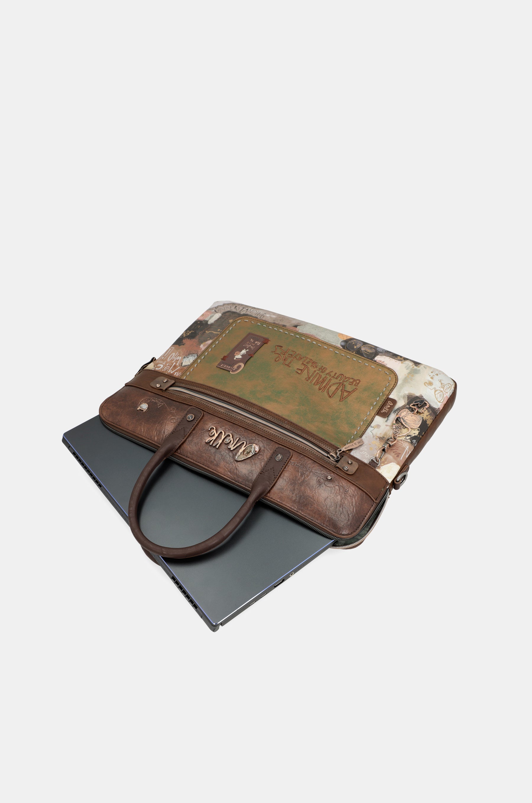 Outer briefcase
