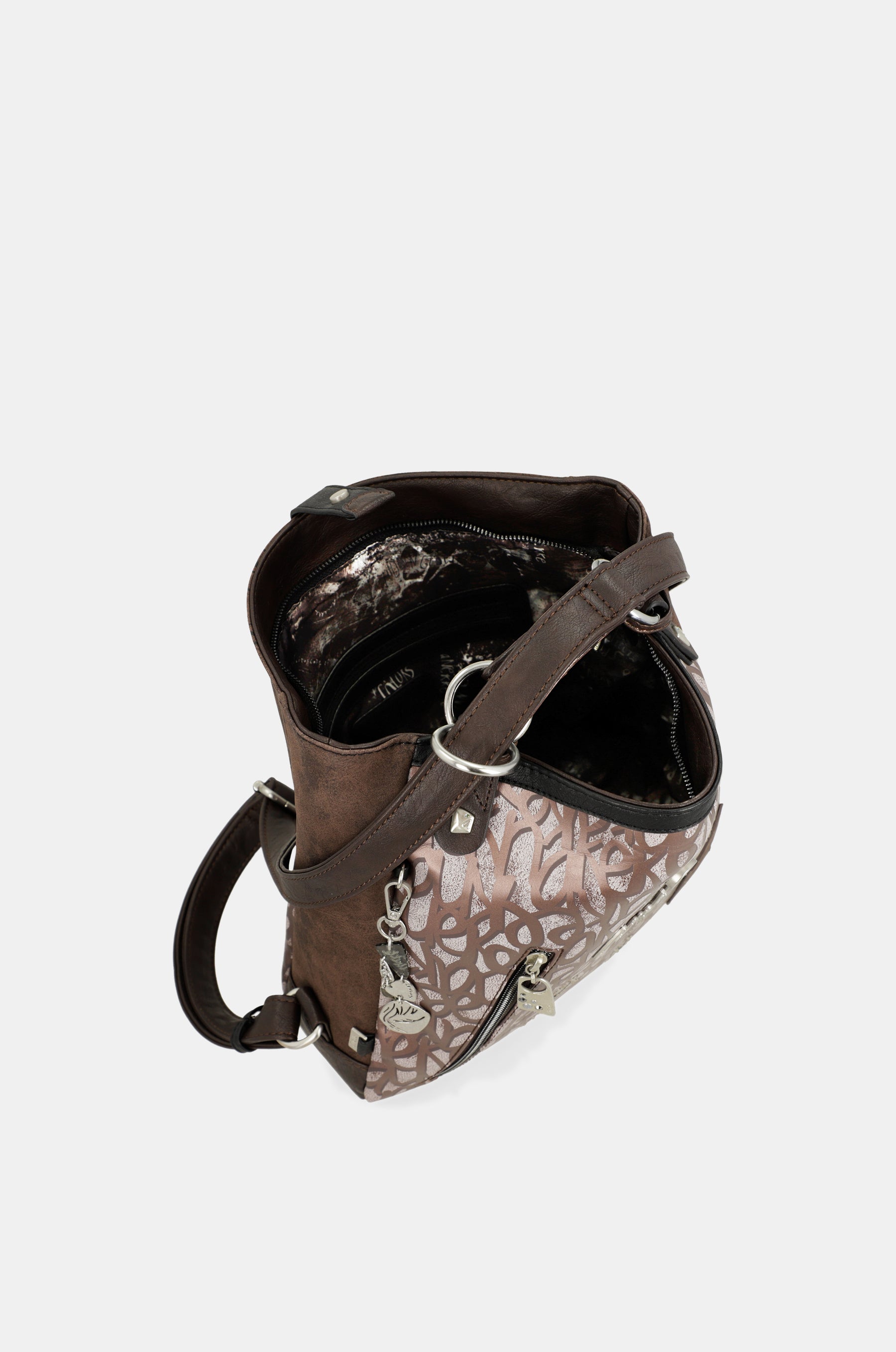 Mantle bag convertible into a backpack