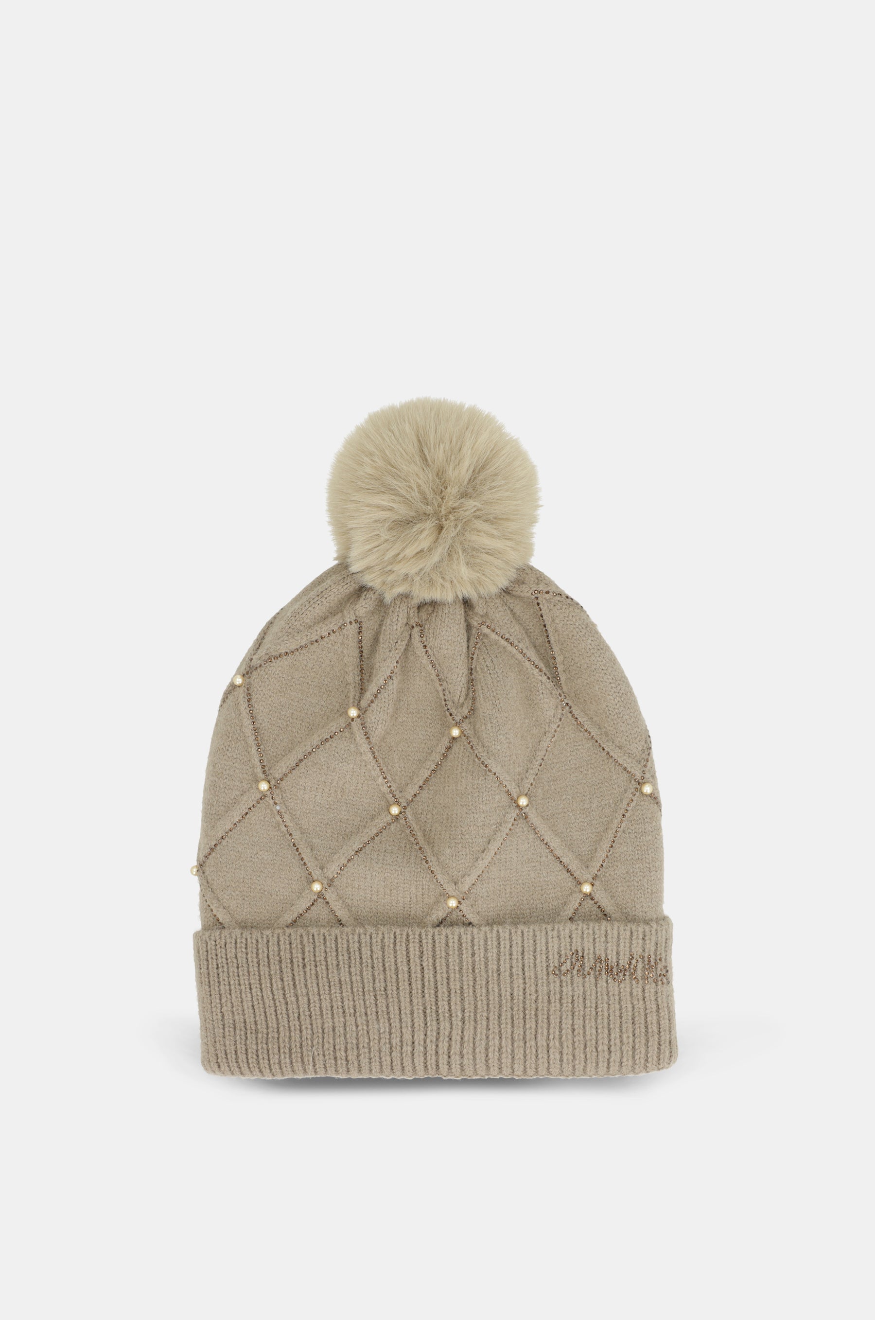 Beige knitted beanie with details