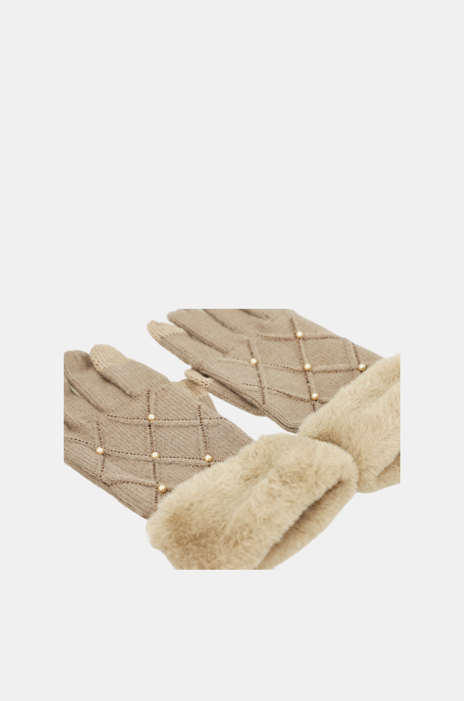 Beige knitted gloves with details