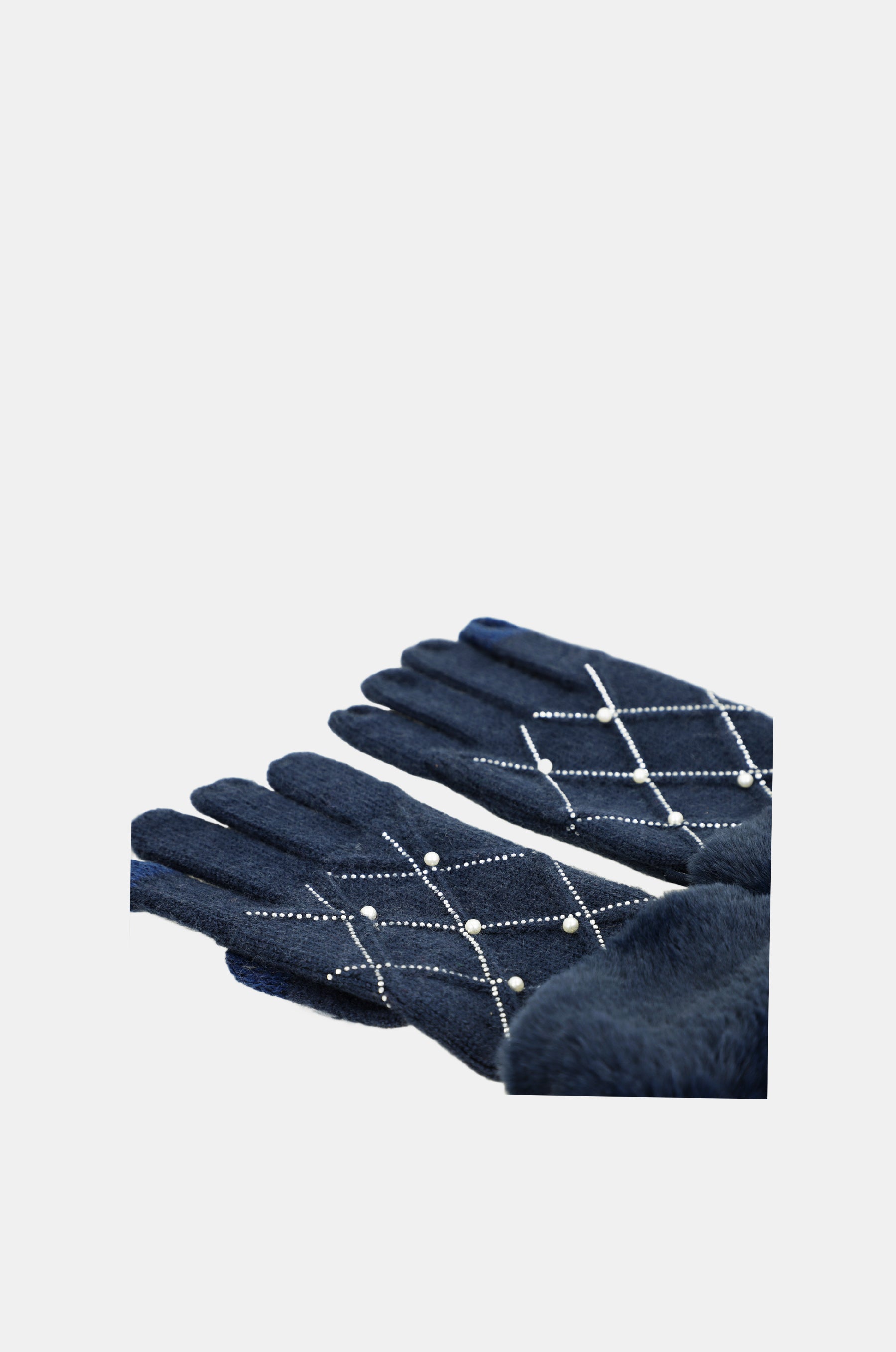 Black knitted gloves with details