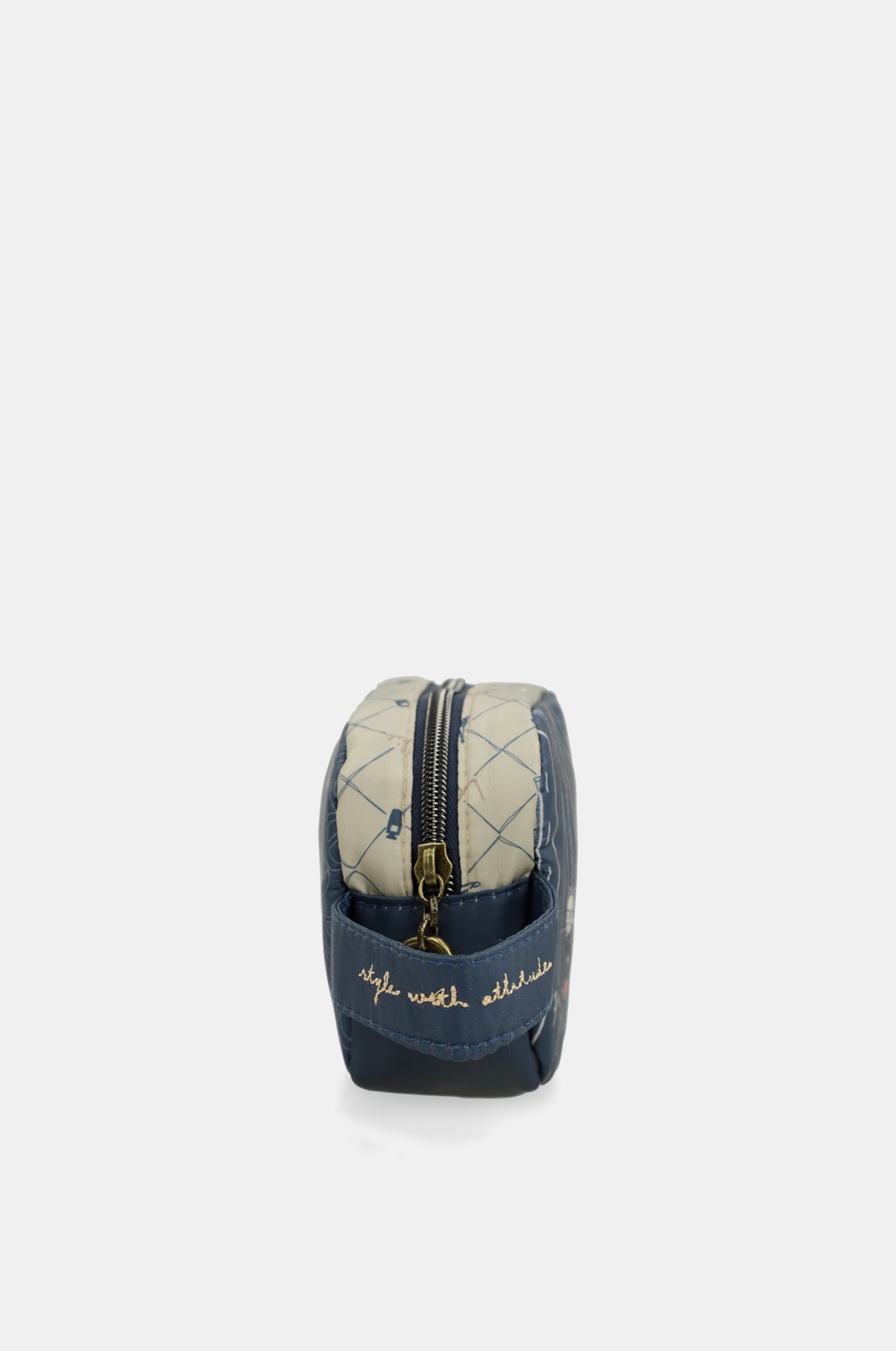Travel toiletry bag
