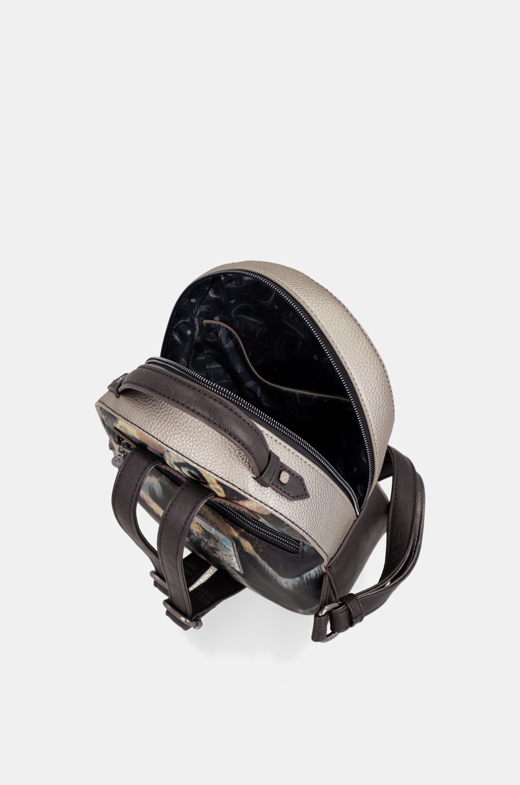 Real small backpack for leisure use