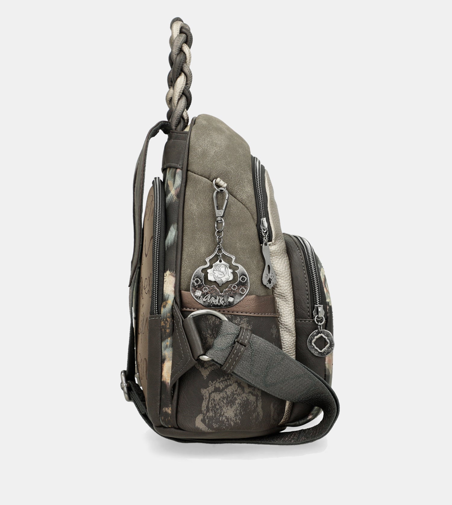 Manifesto anti-theft backpack