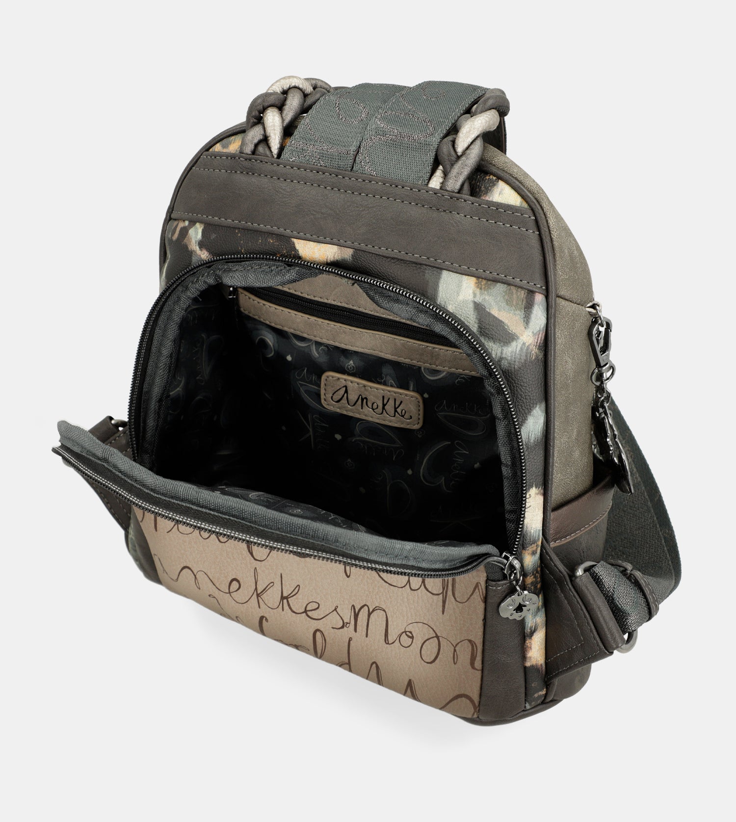 Manifesto anti-theft backpack