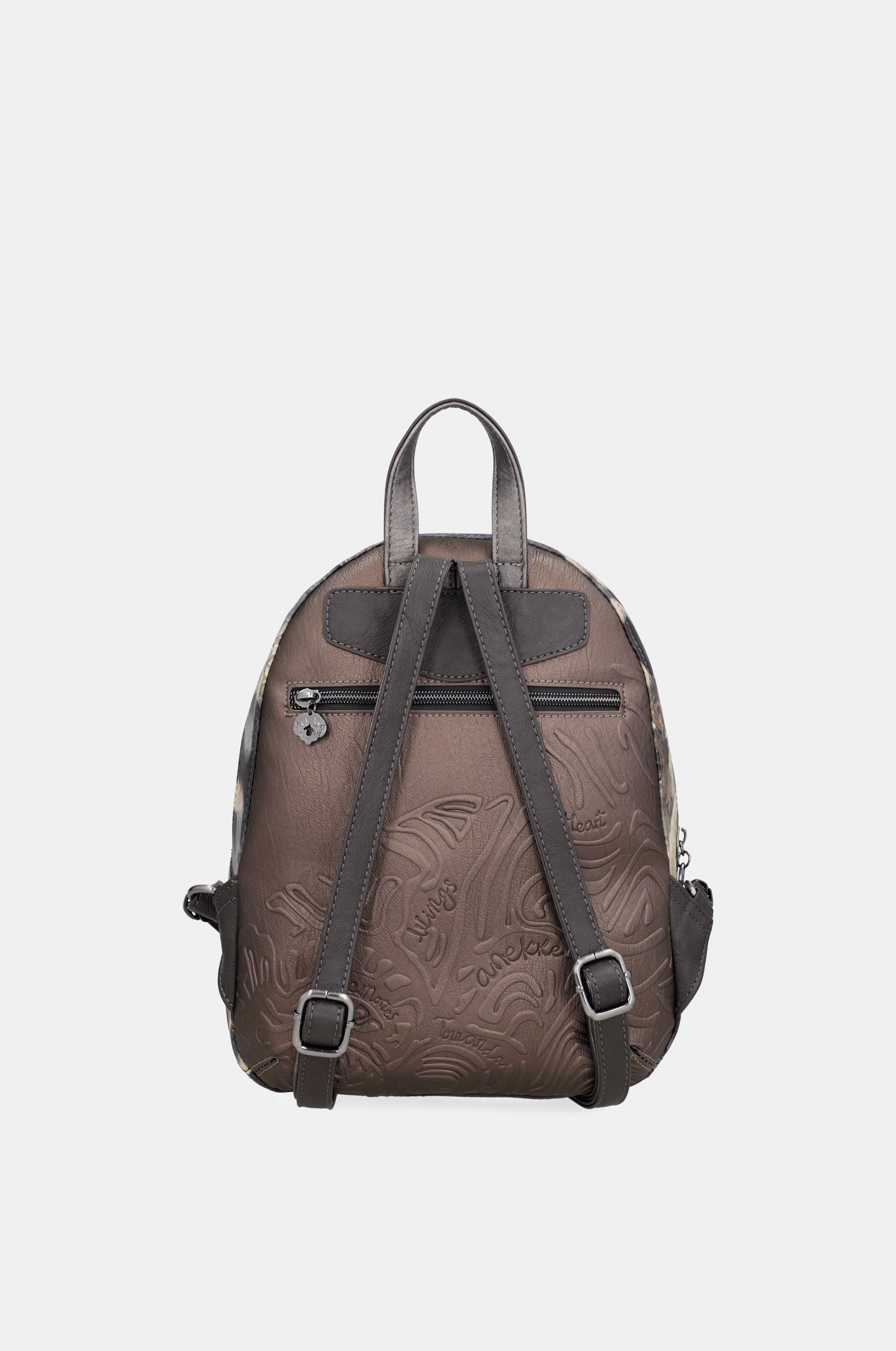 Manifesto backpack for leisure use