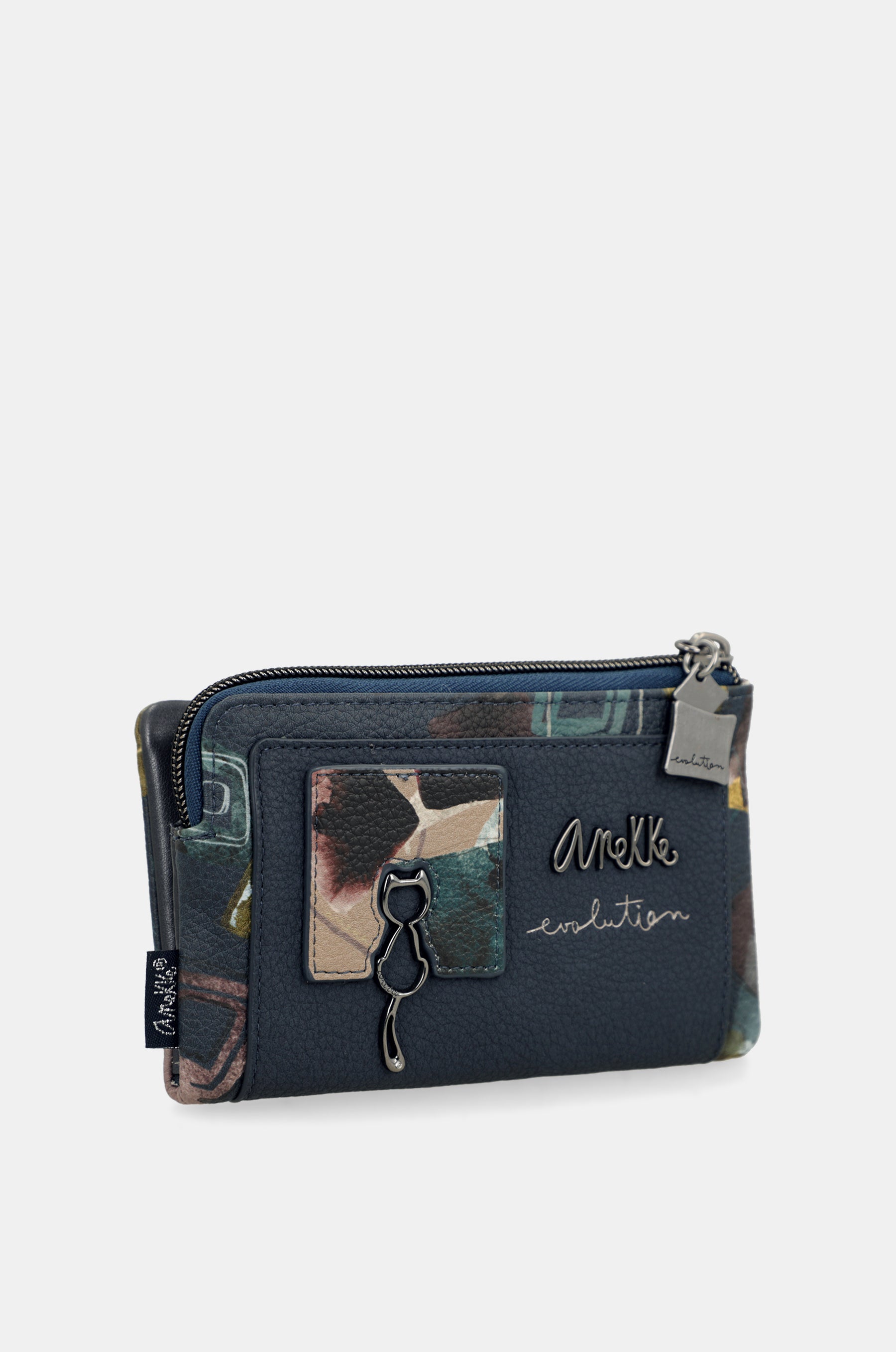 Evolution flexible medium RFID wallet