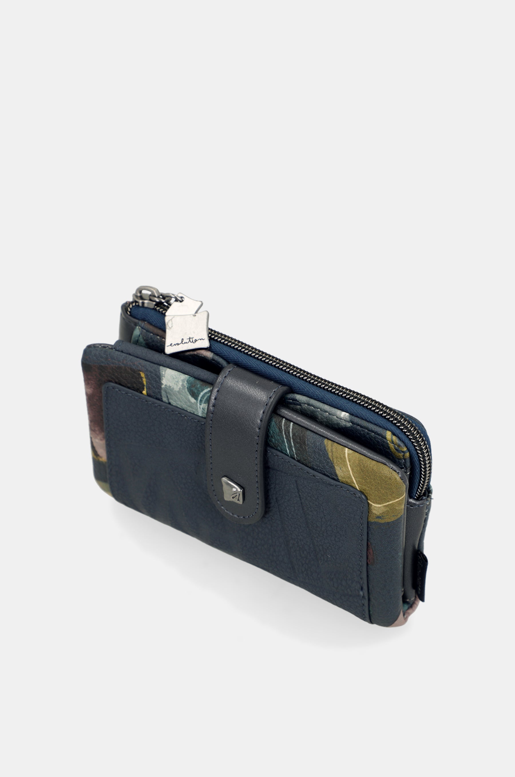 Evolution flexible medium RFID wallet