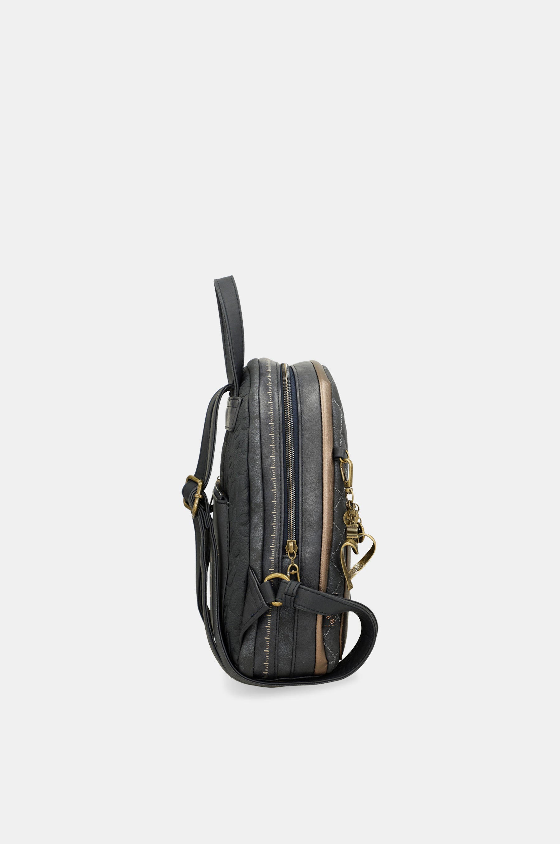 Boutique medium backpack for leisure use