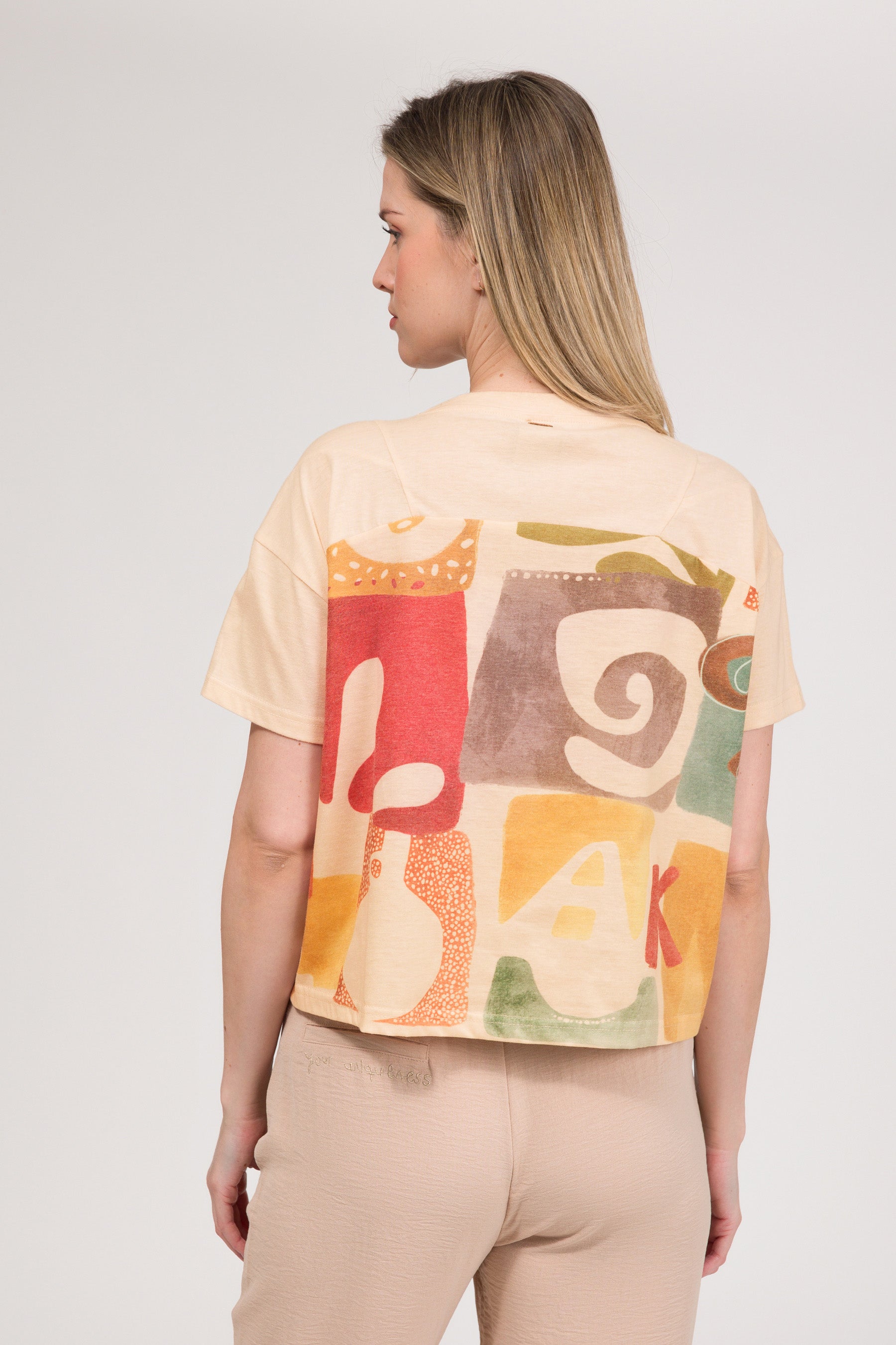 Beige short-sleeve T-shirt