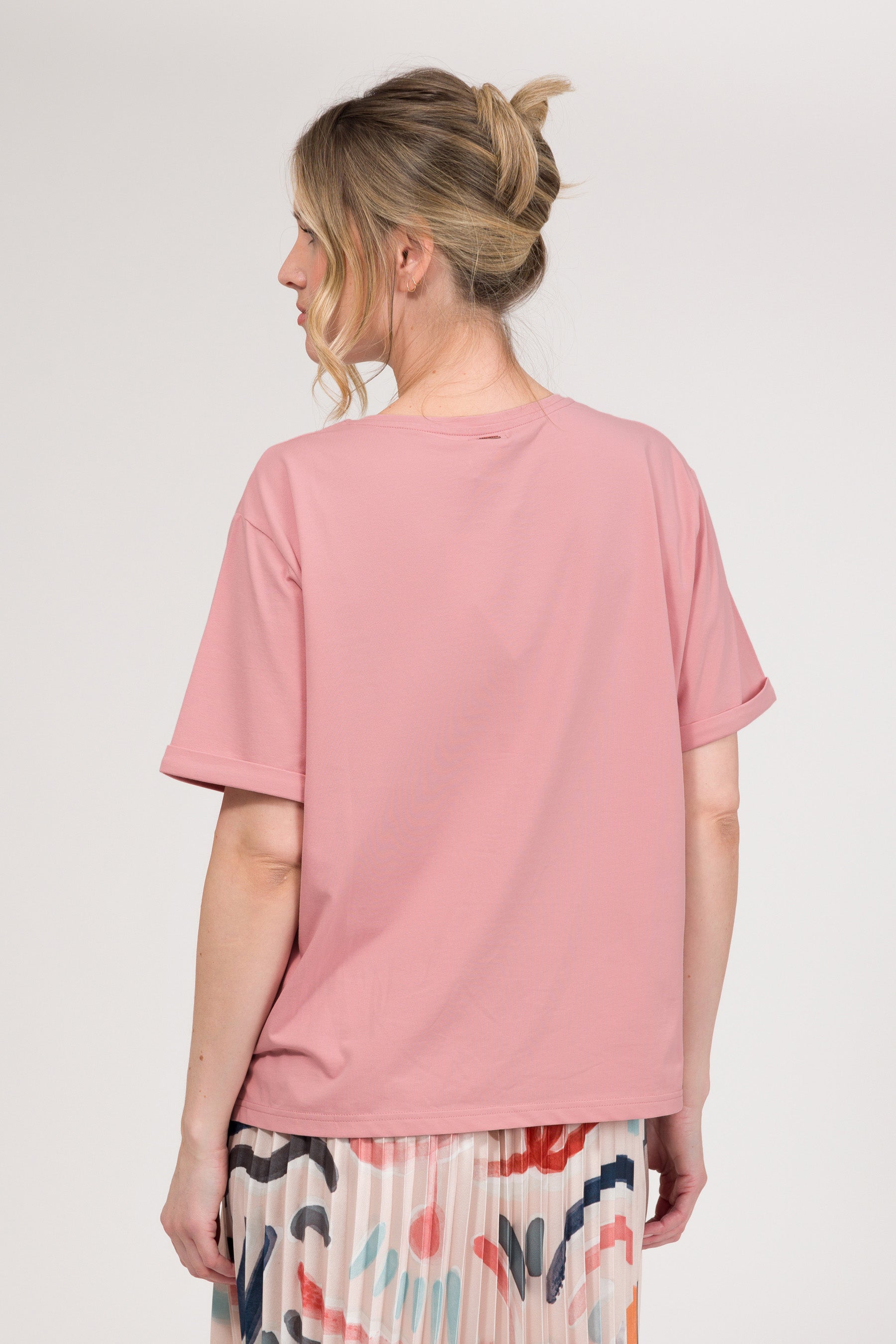 Pink short-sleeve T-shirt with logo