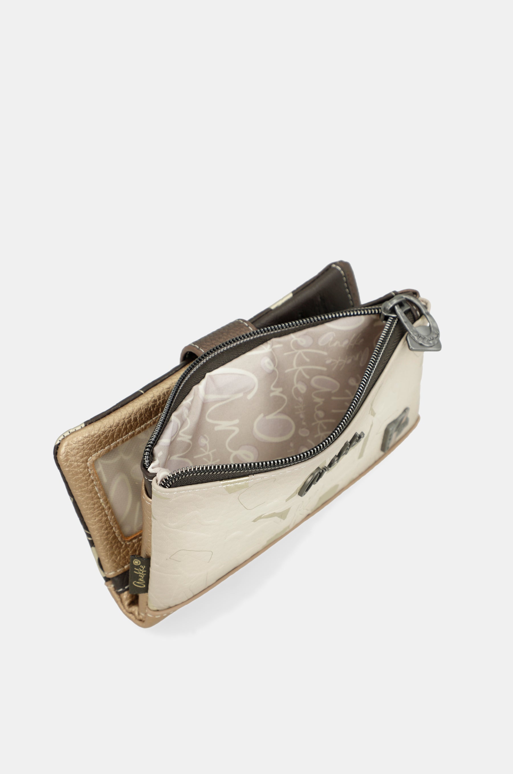 Soft wallet Bloom