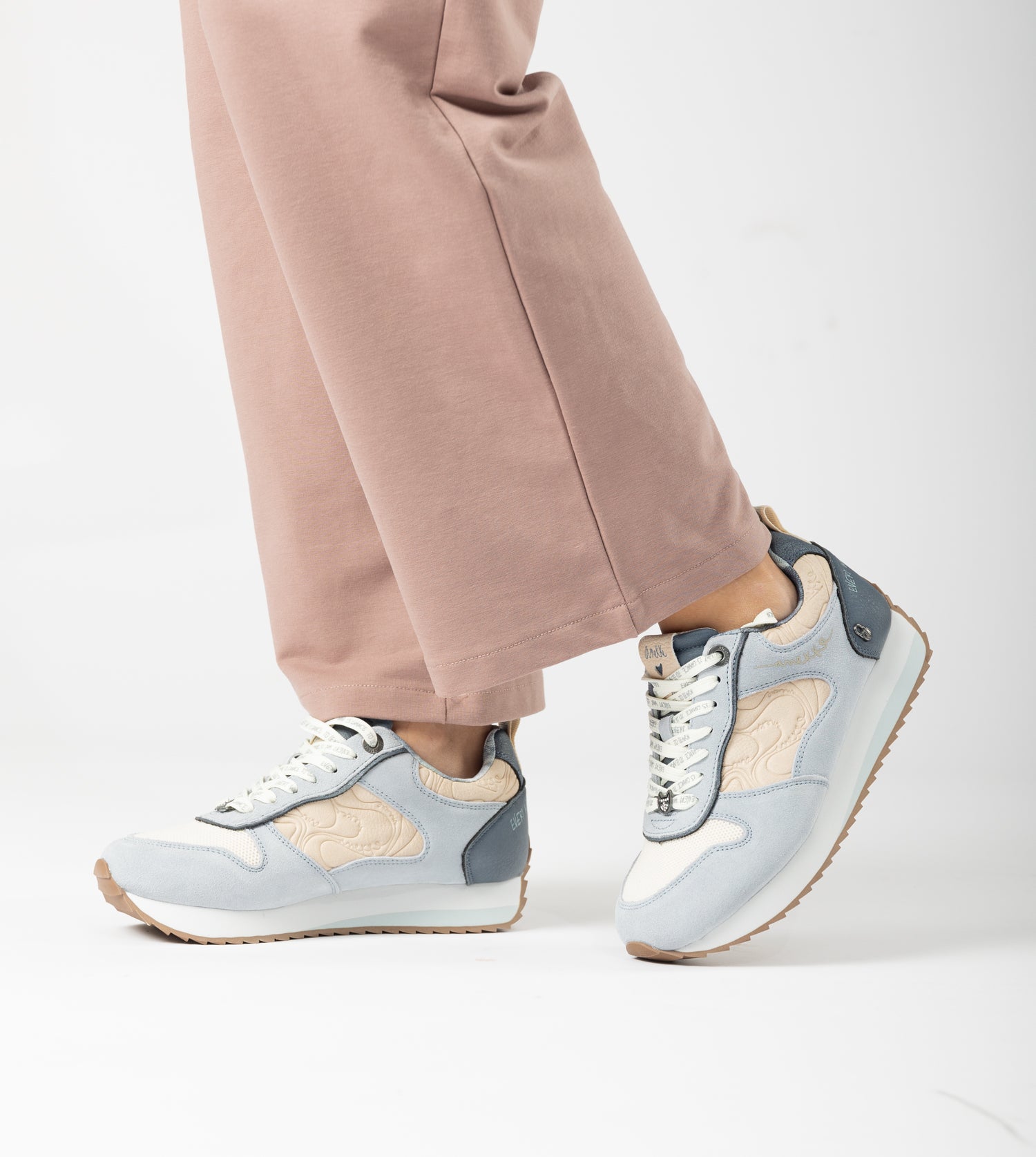 Blue sneakers Whispers