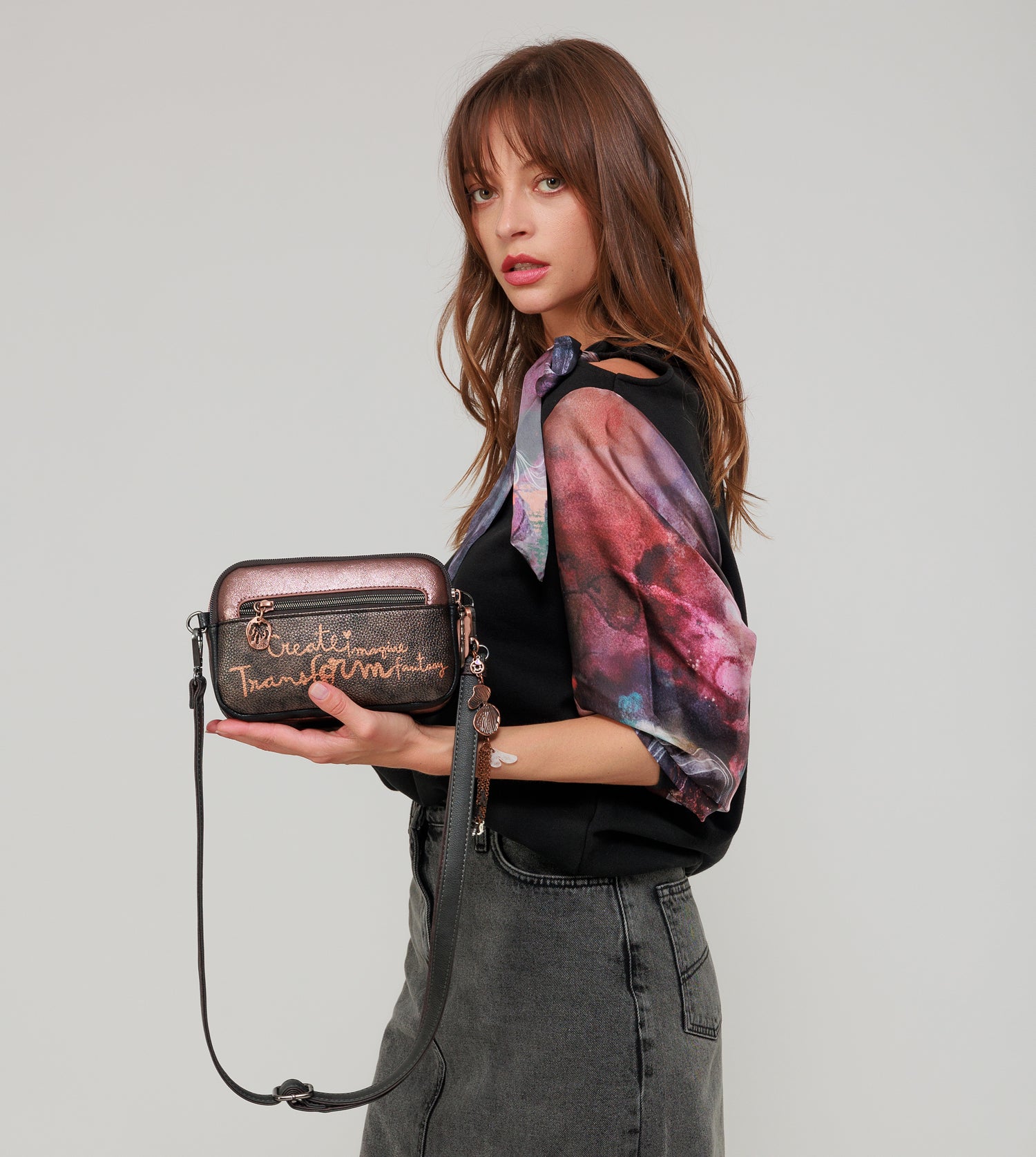 Dreamverse 2-compartment small crossbody bag