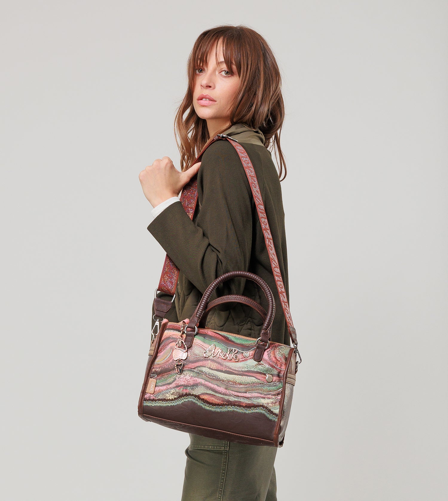 Outer short handle bag