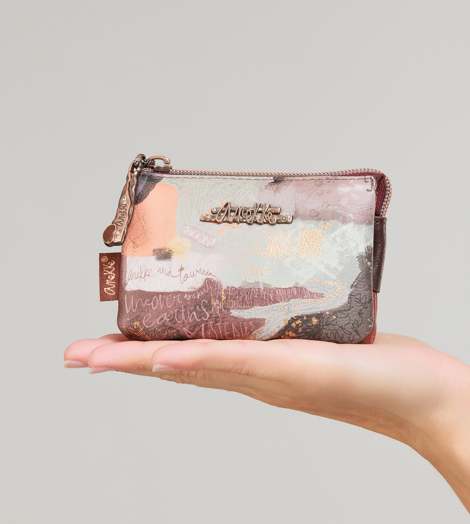 Outer 3-compartment coin purse