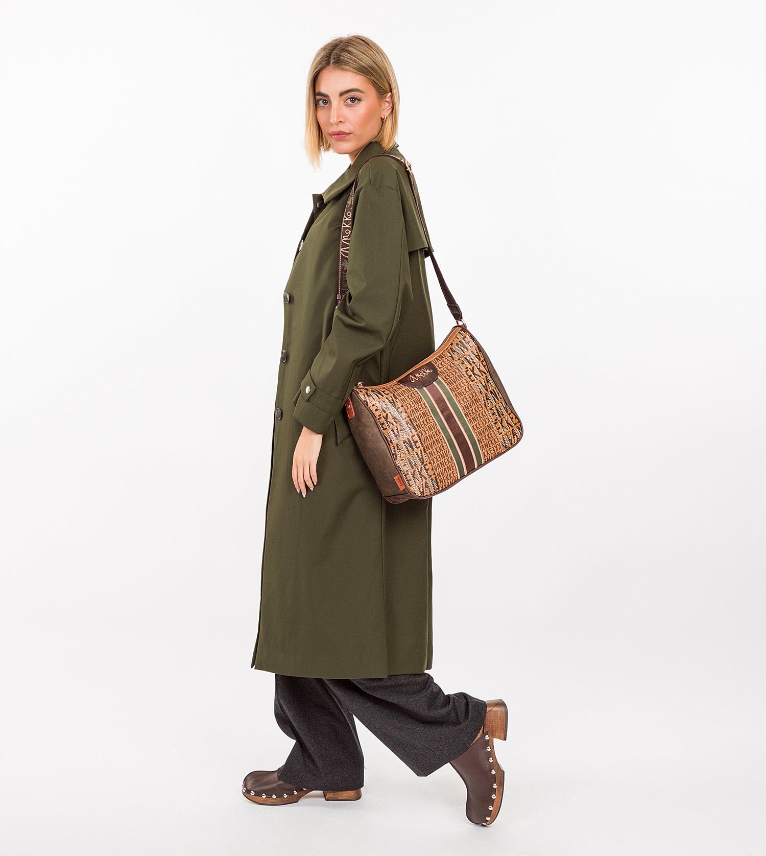 Urban logo large messenger bag