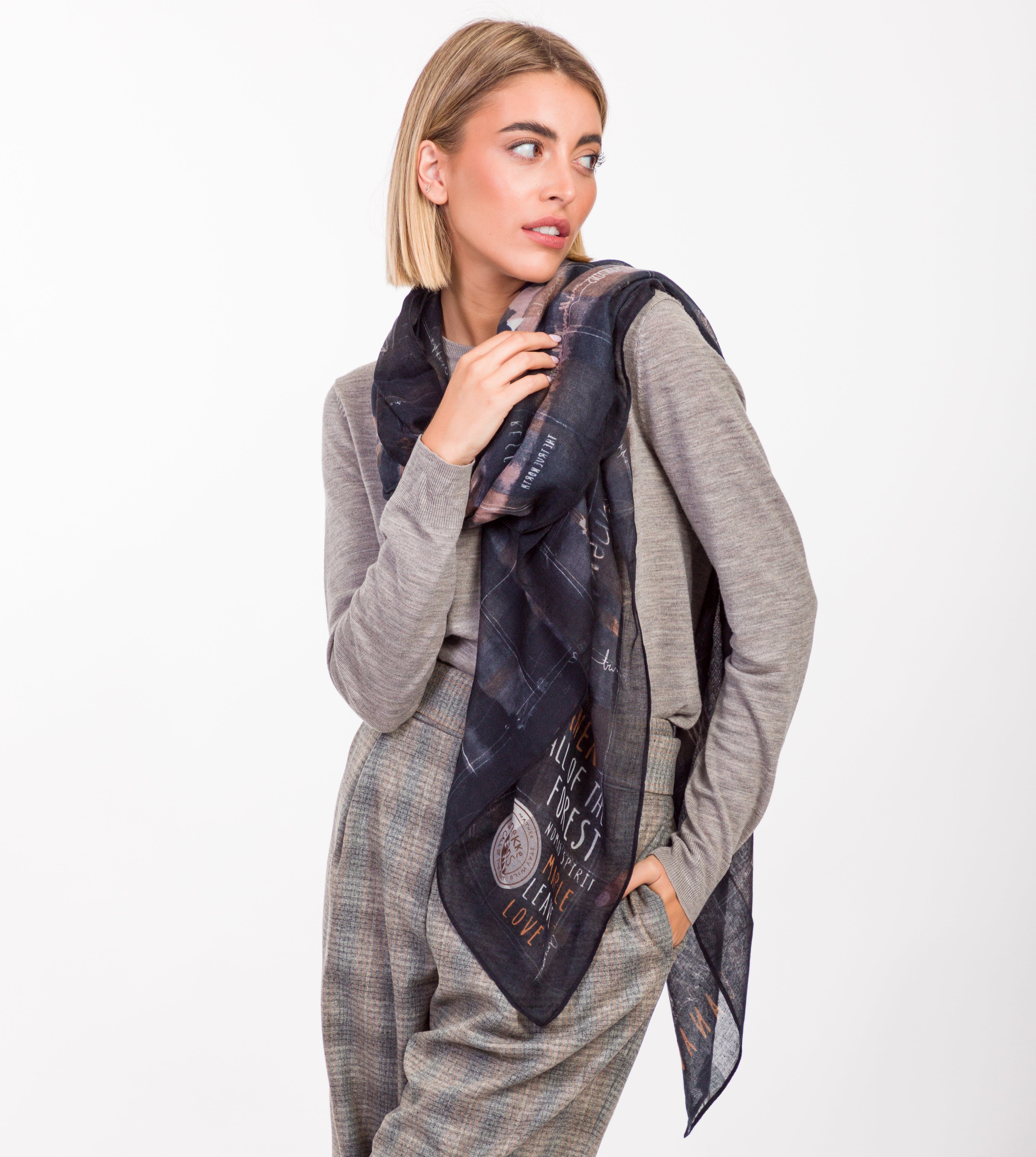 The Forest scarf brown