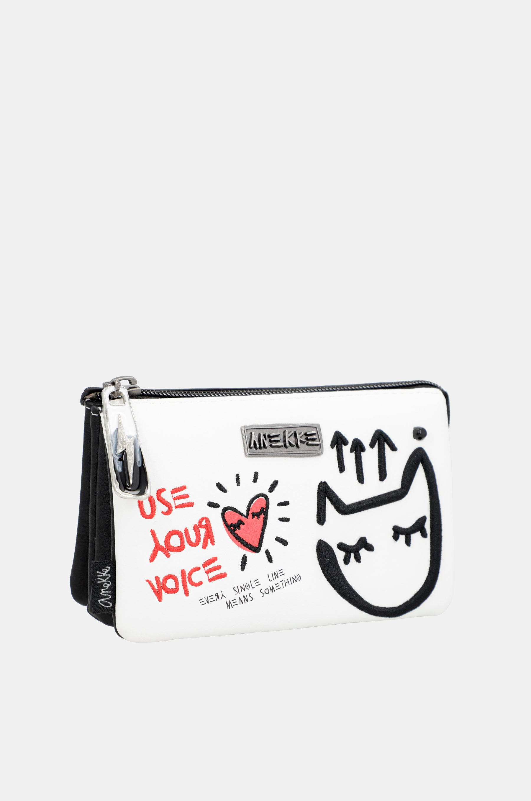 White triple compartment purse Energy