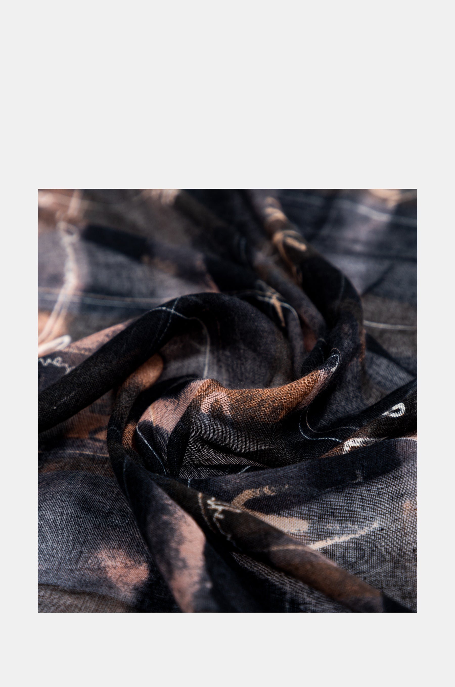The Forest scarf brown