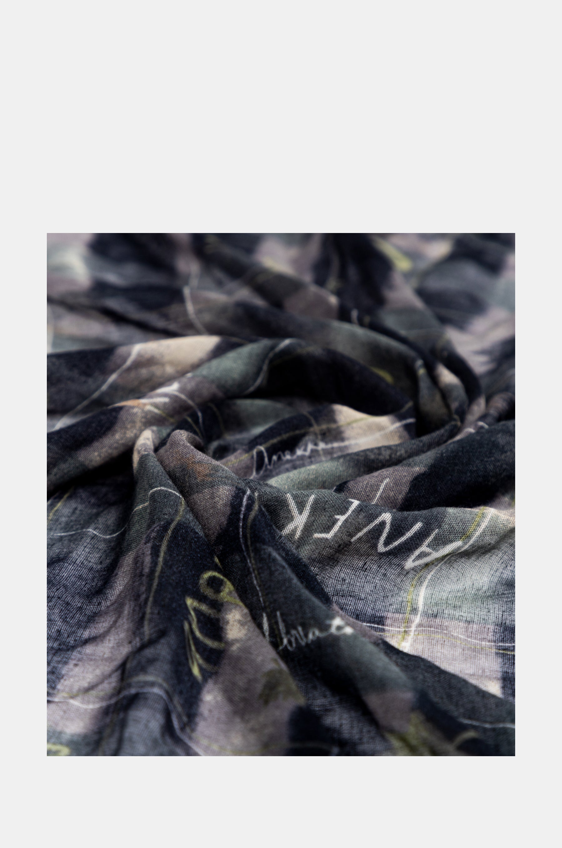 The forest scarf green