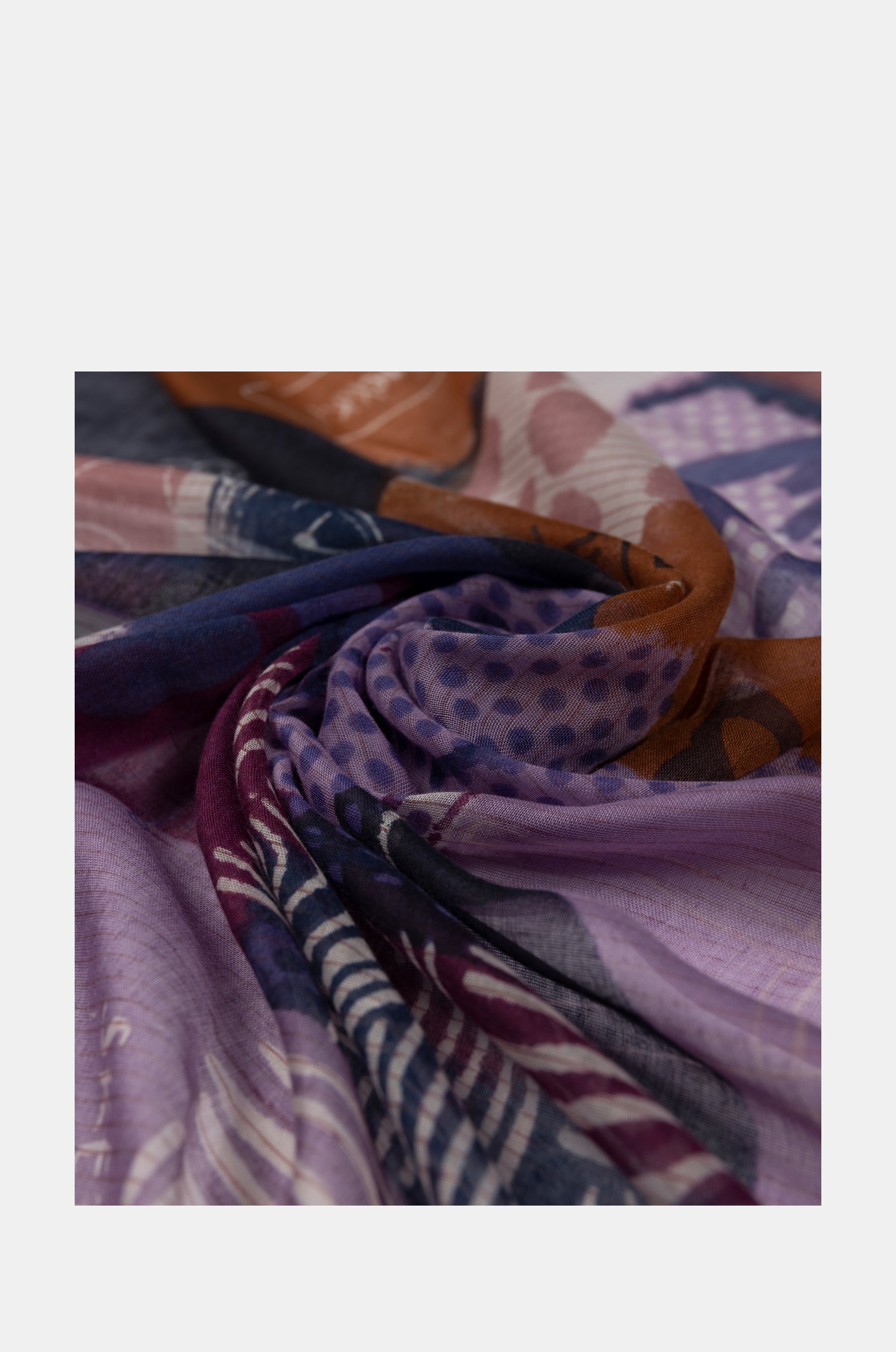 Kyomu violet scarf