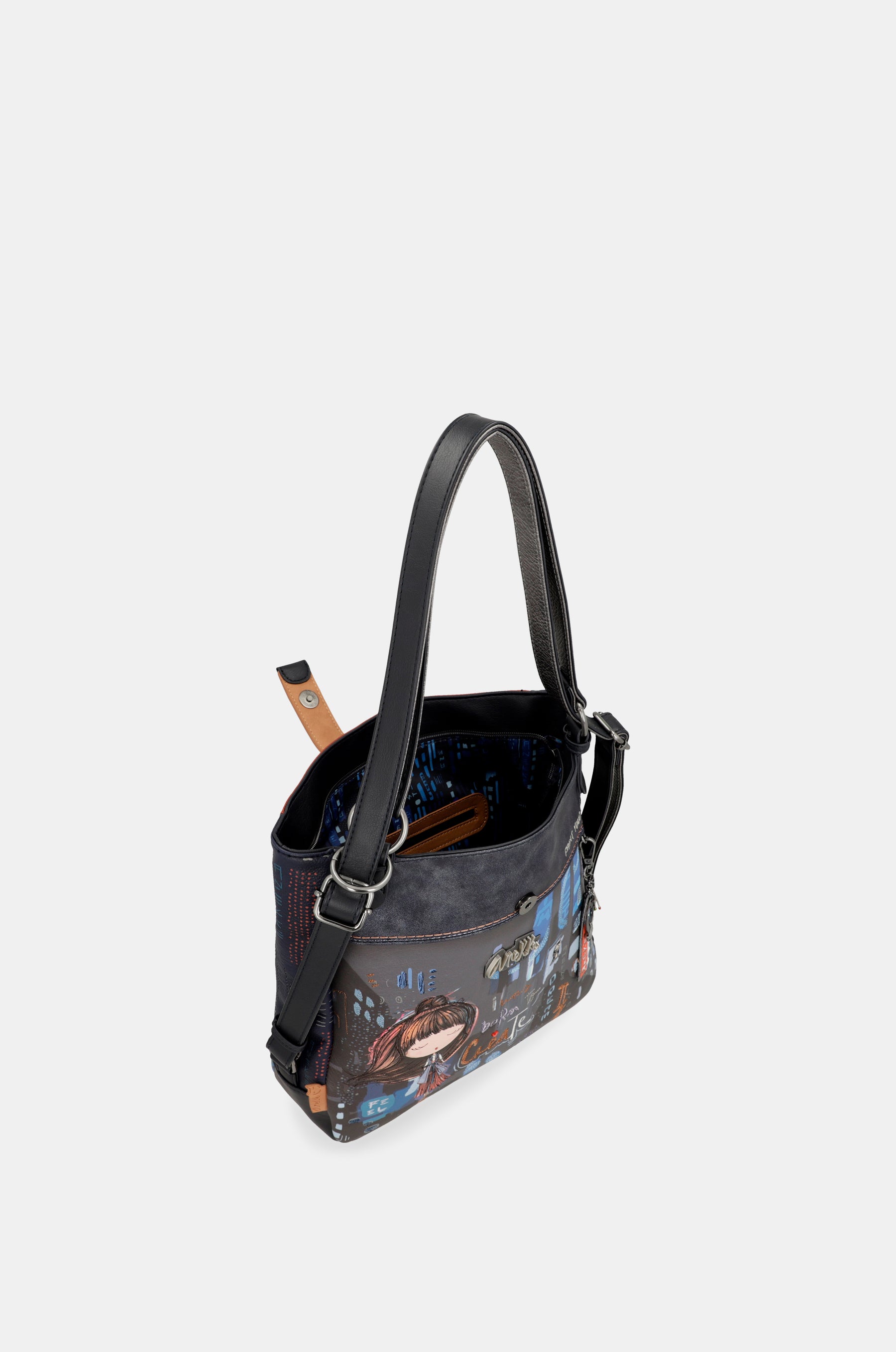 Contemporary shoulder bag convertible into a backpack Contemporary