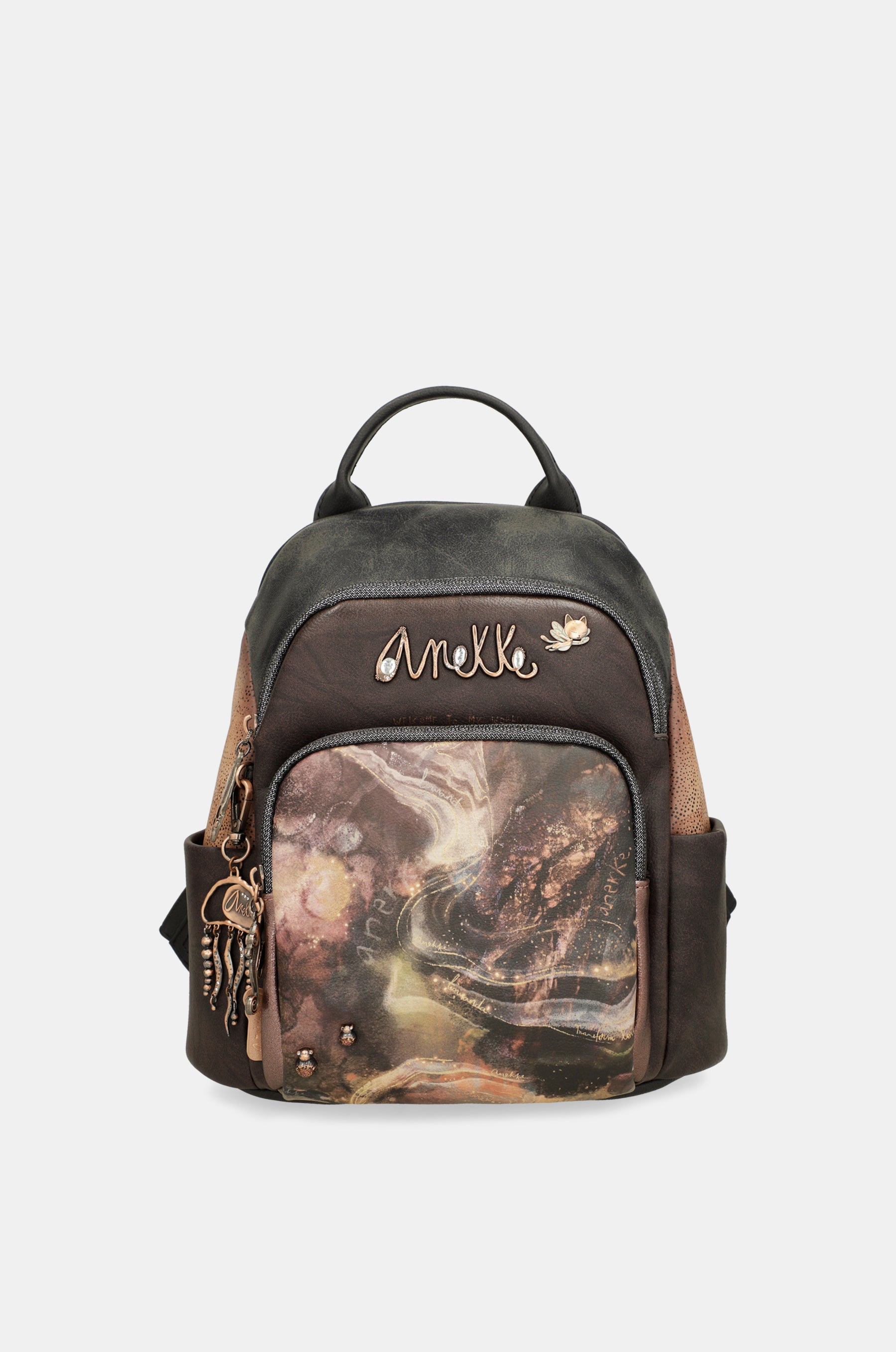 Land backpack for leisure use