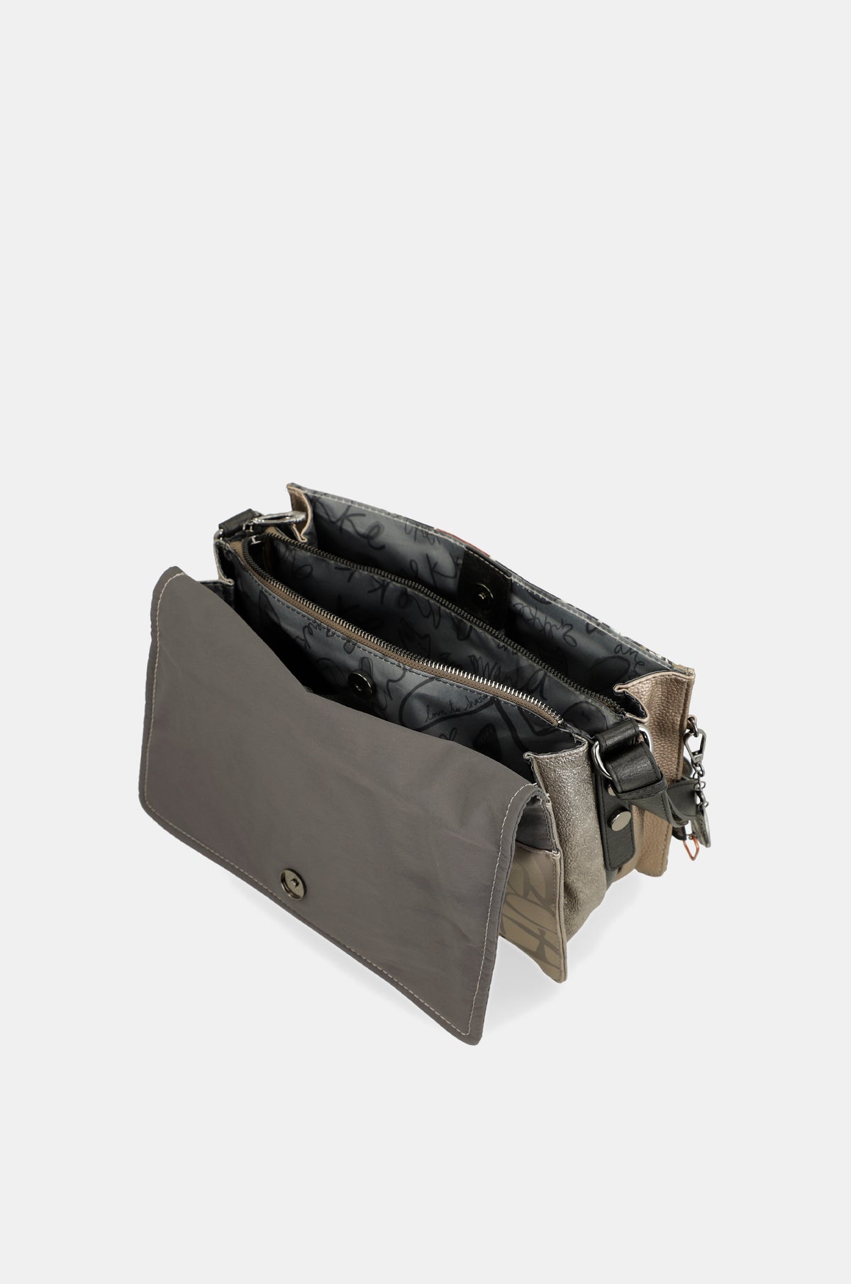 Imaginary flap bag
