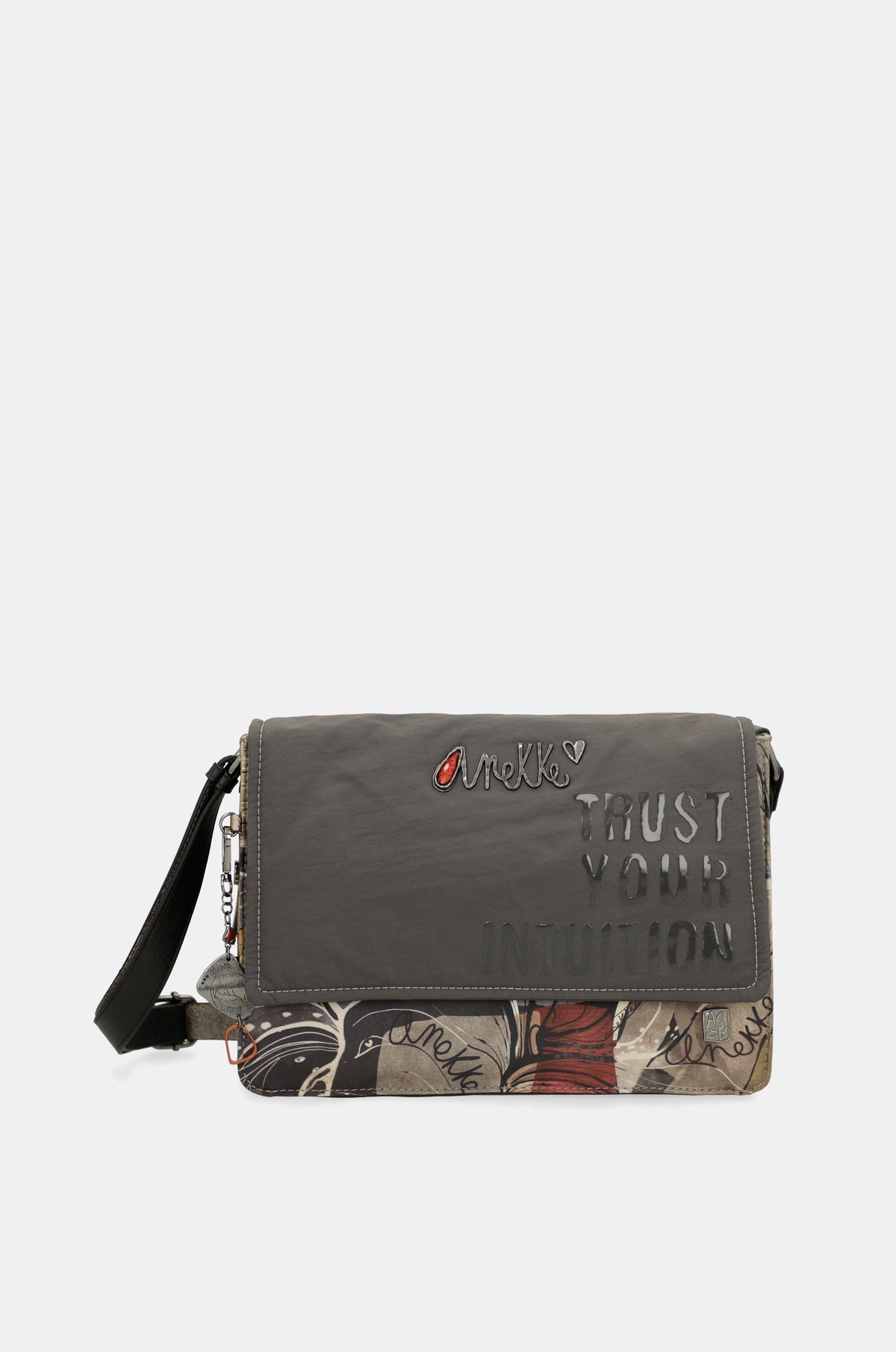 Imaginary flap bag