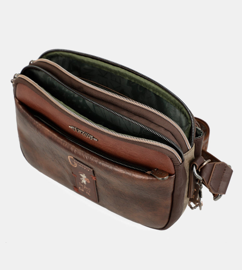 Outer crossbody bag with flap