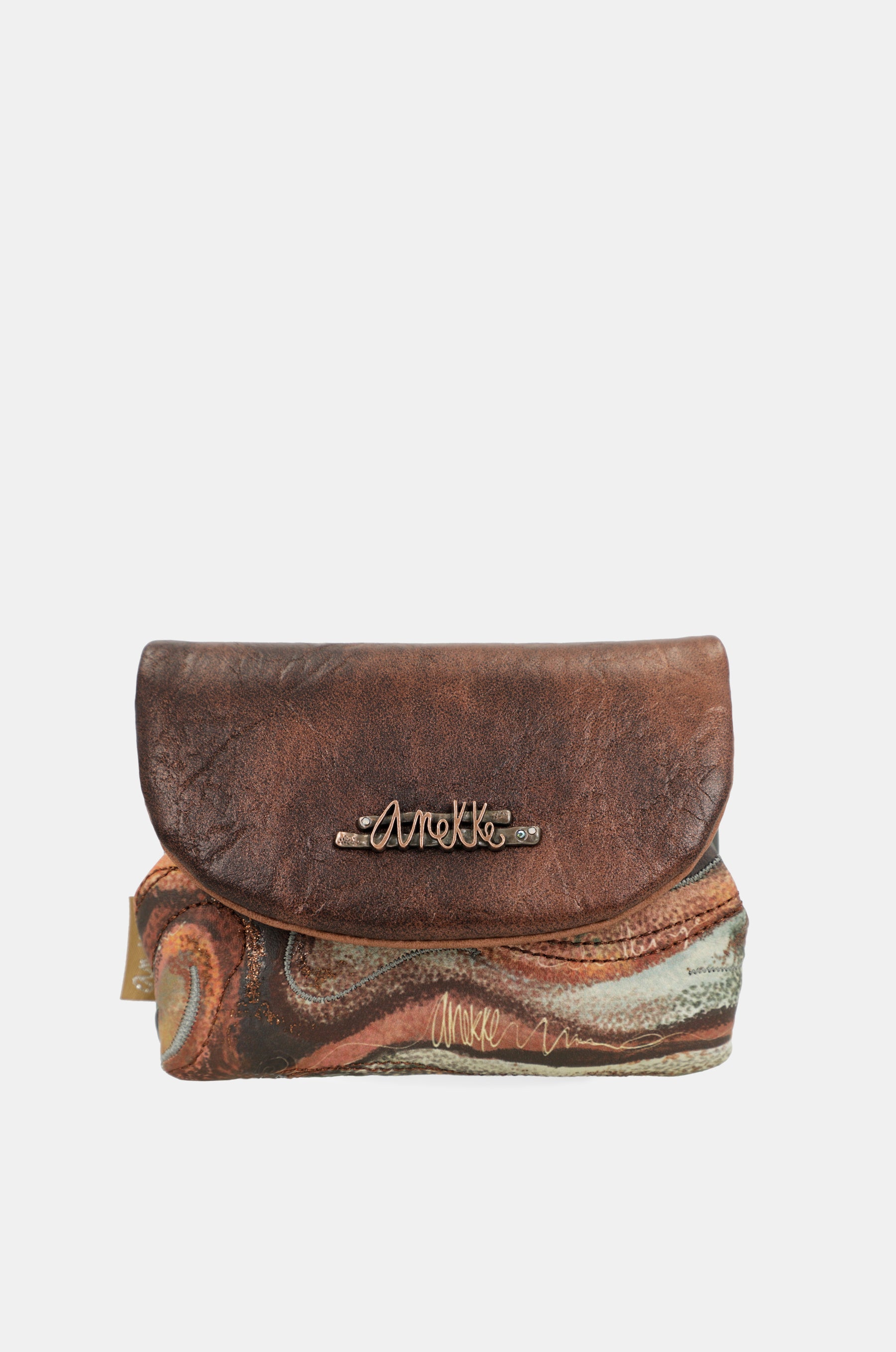 Outer coin purse with flap