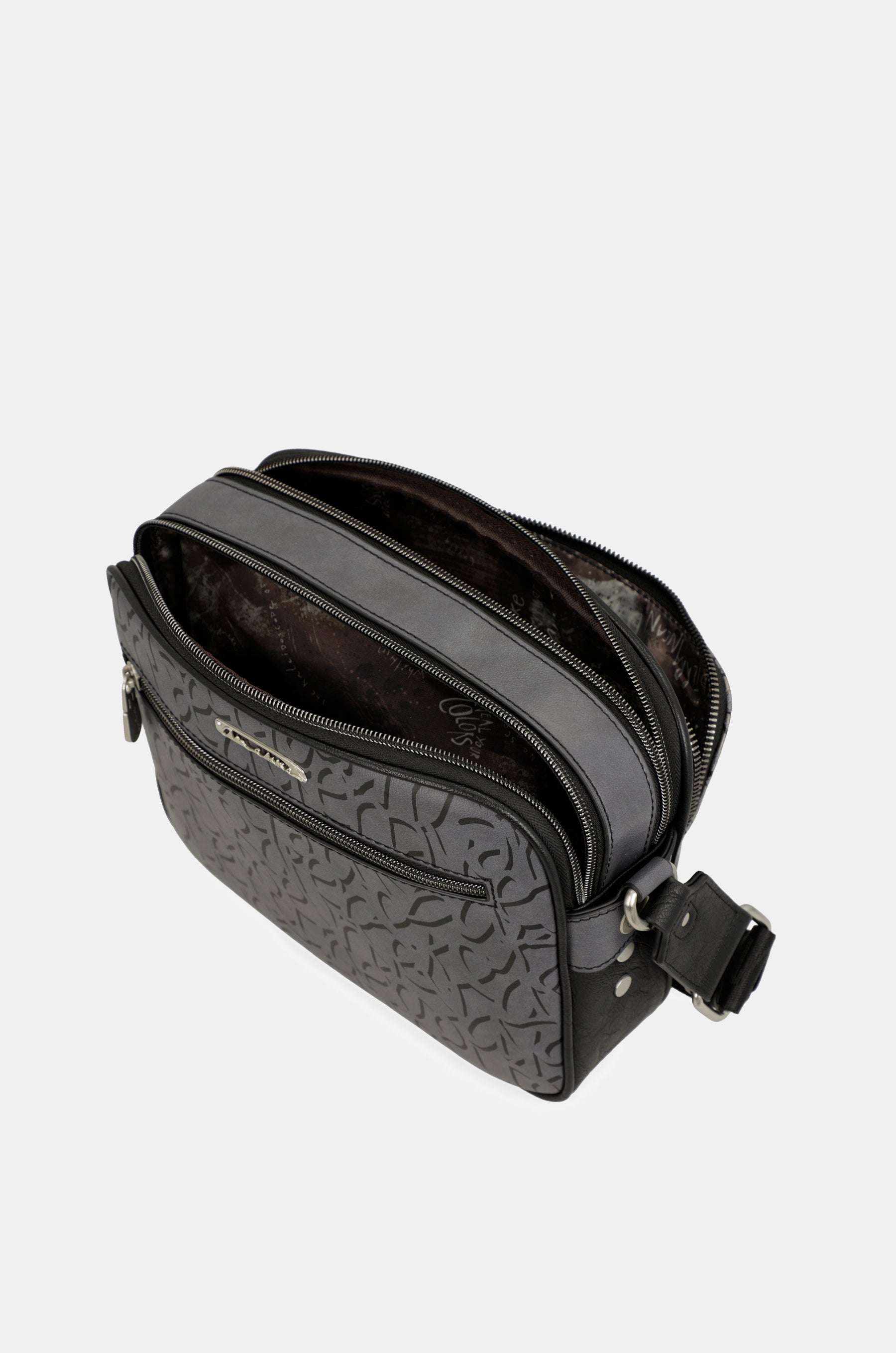 Crust medium crossbody bag with pockets