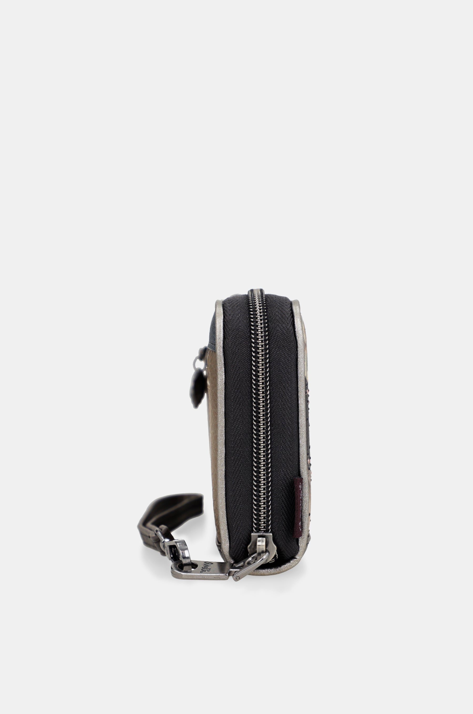 Manifesto large printed RFID wallet