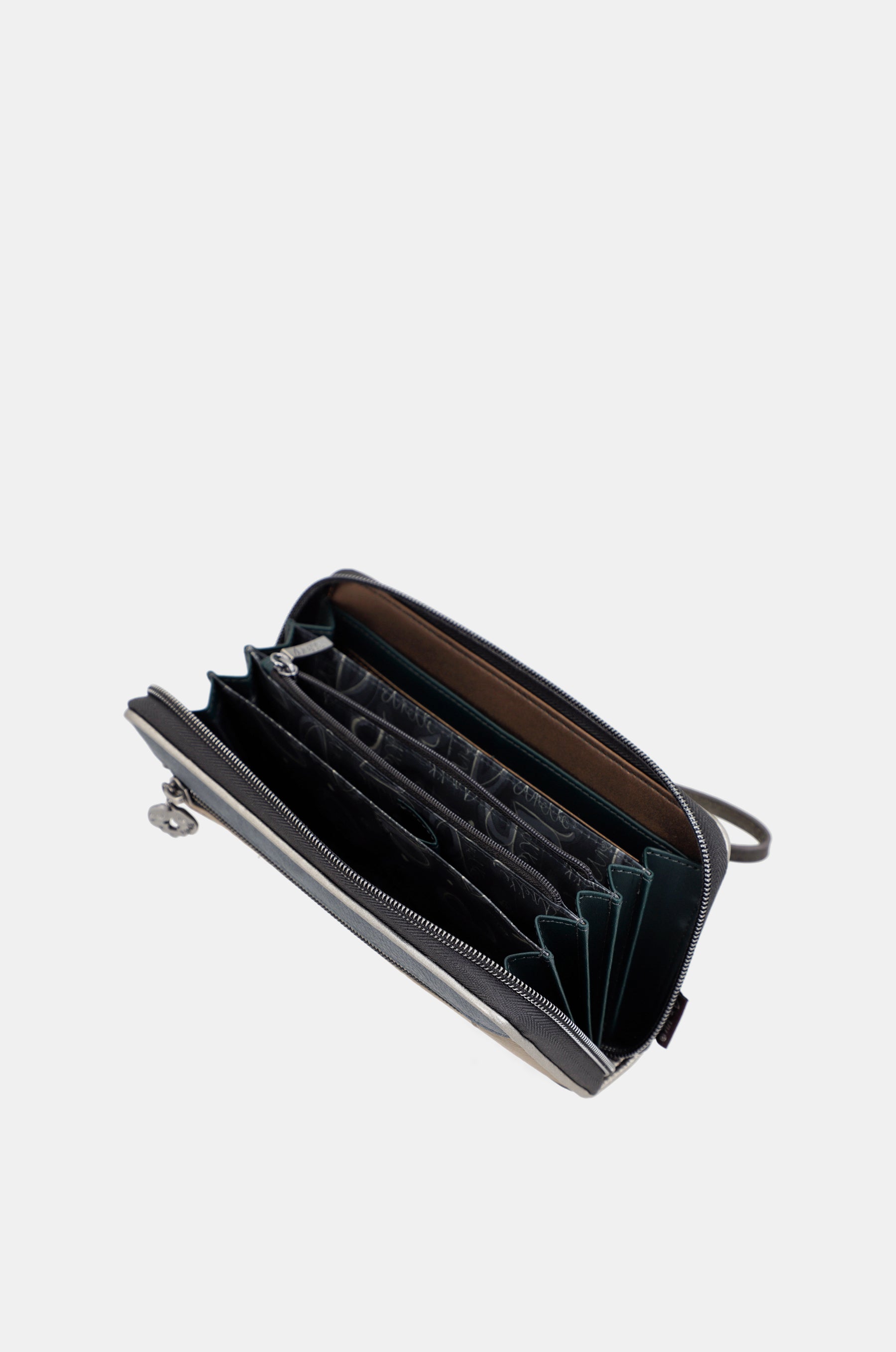 Manifesto large printed RFID wallet