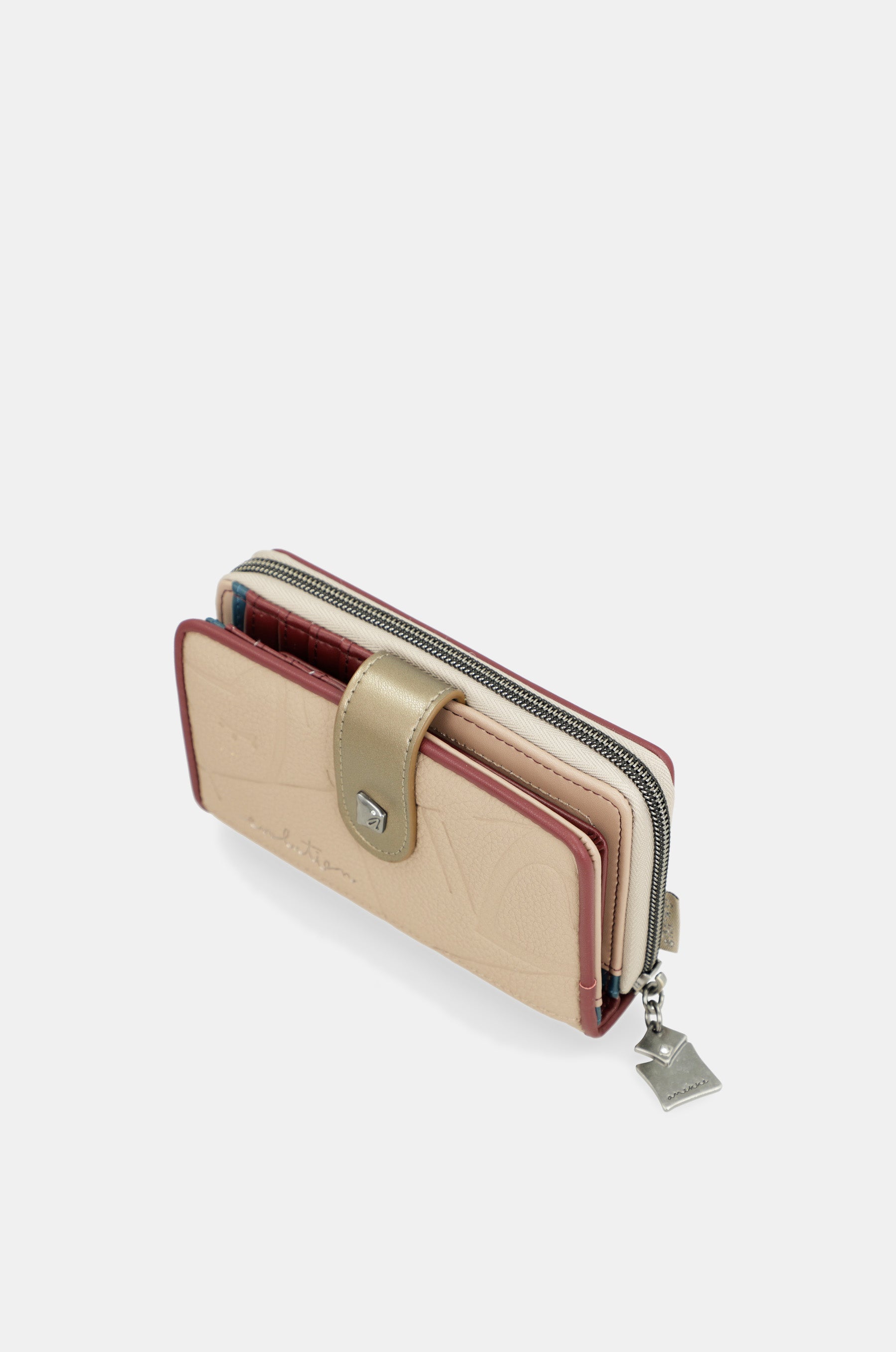 Evolution medium wallet